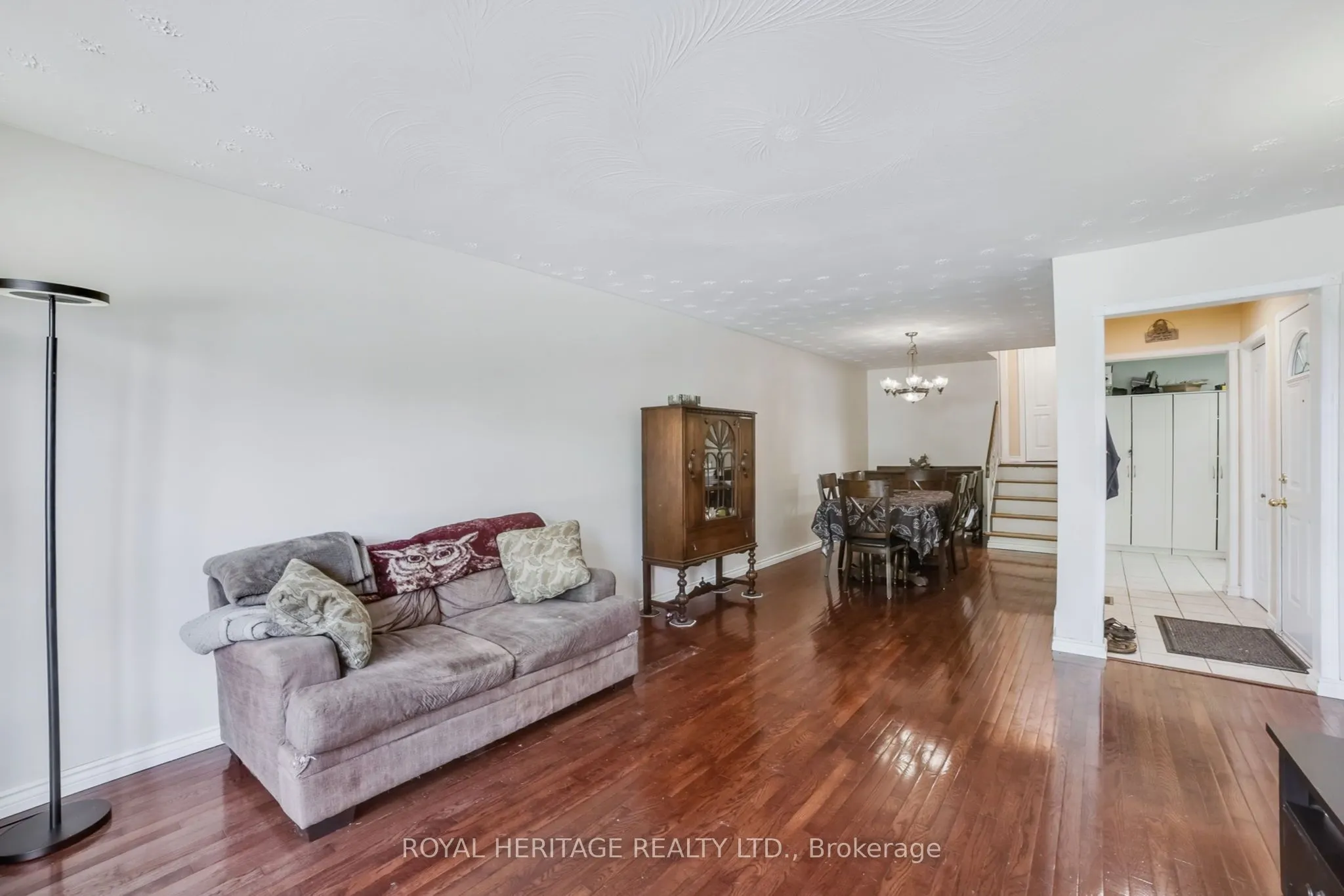 61 1/2 Eastbury Drive