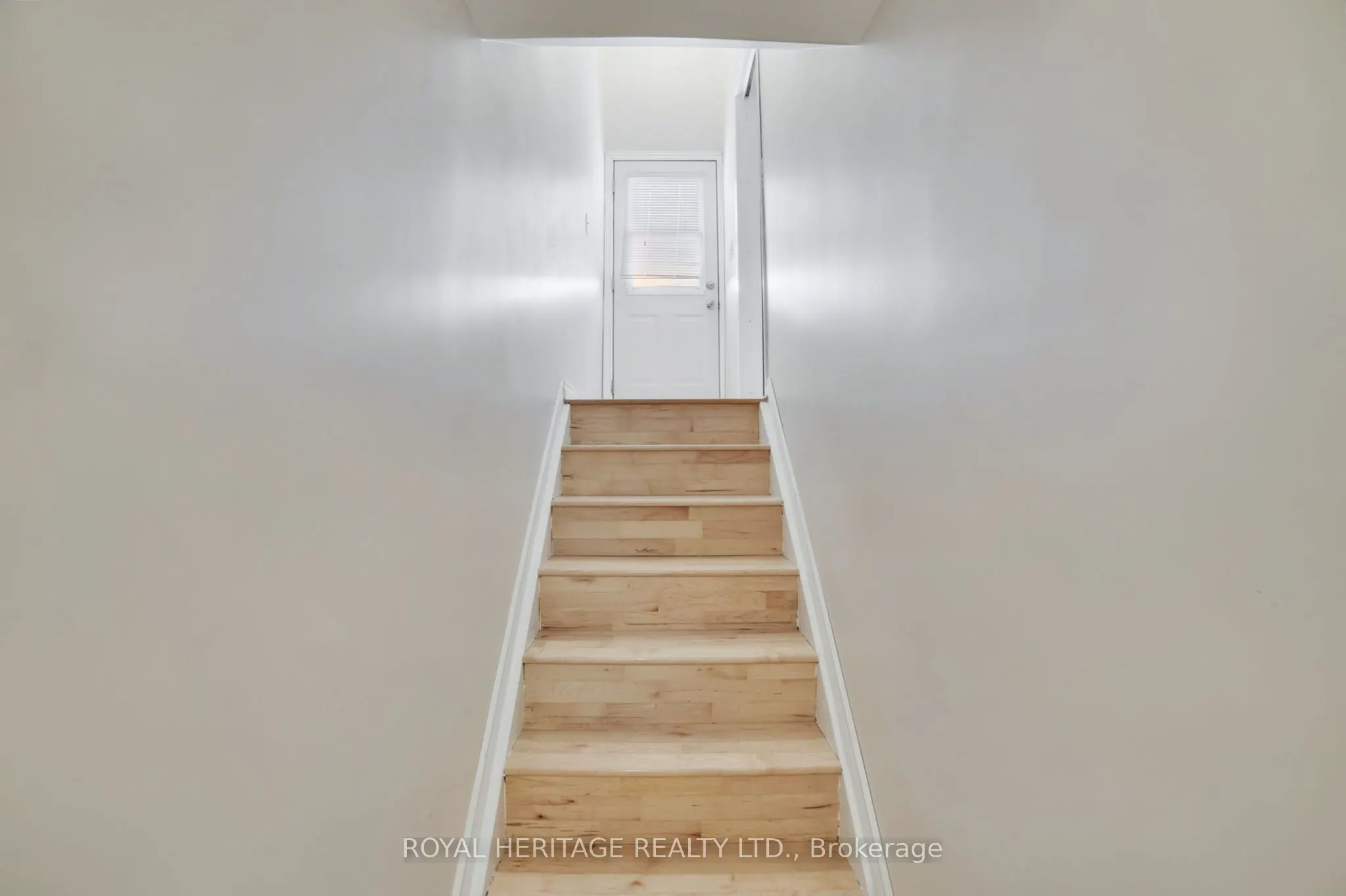61 1/2 Eastbury Drive