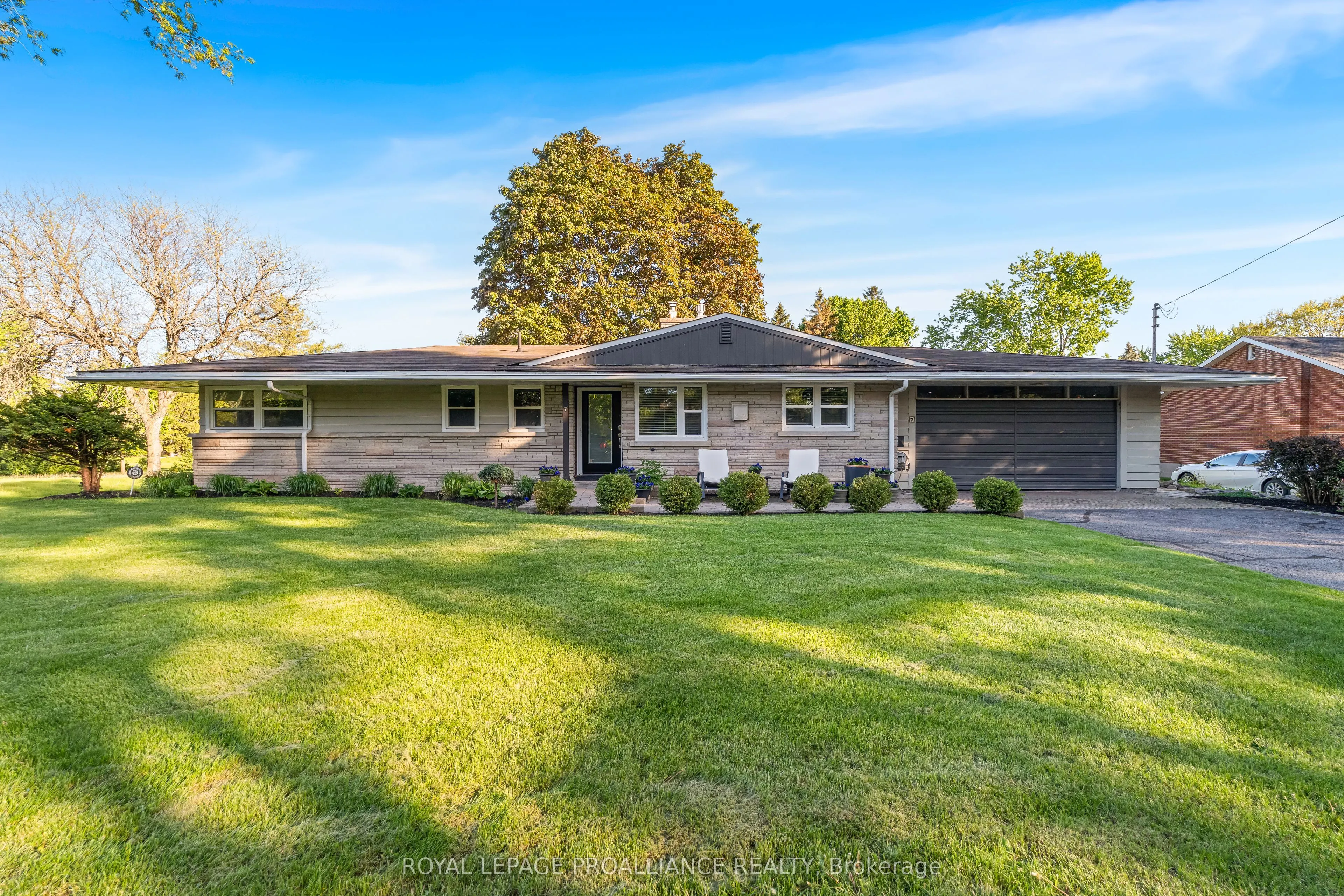 7 Hutton Drive
