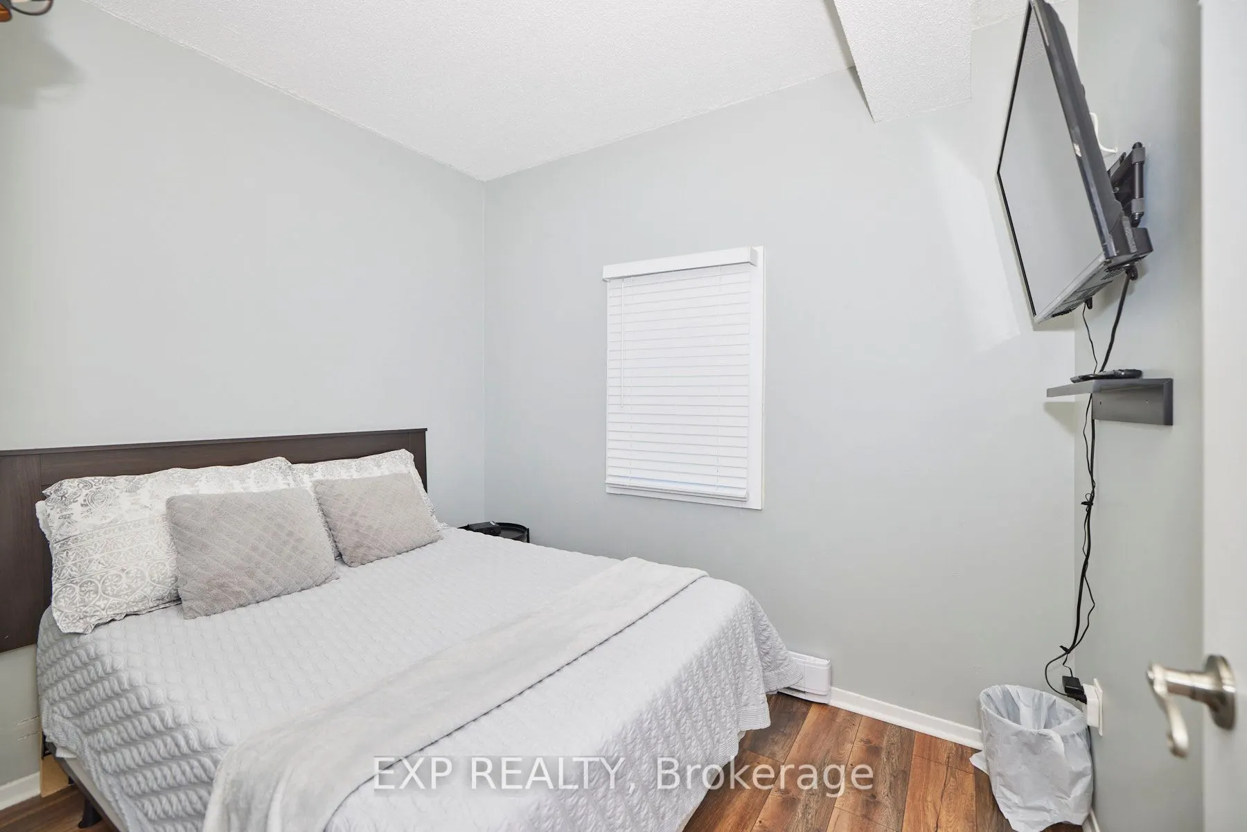 4675 QUEEN Street, #1
