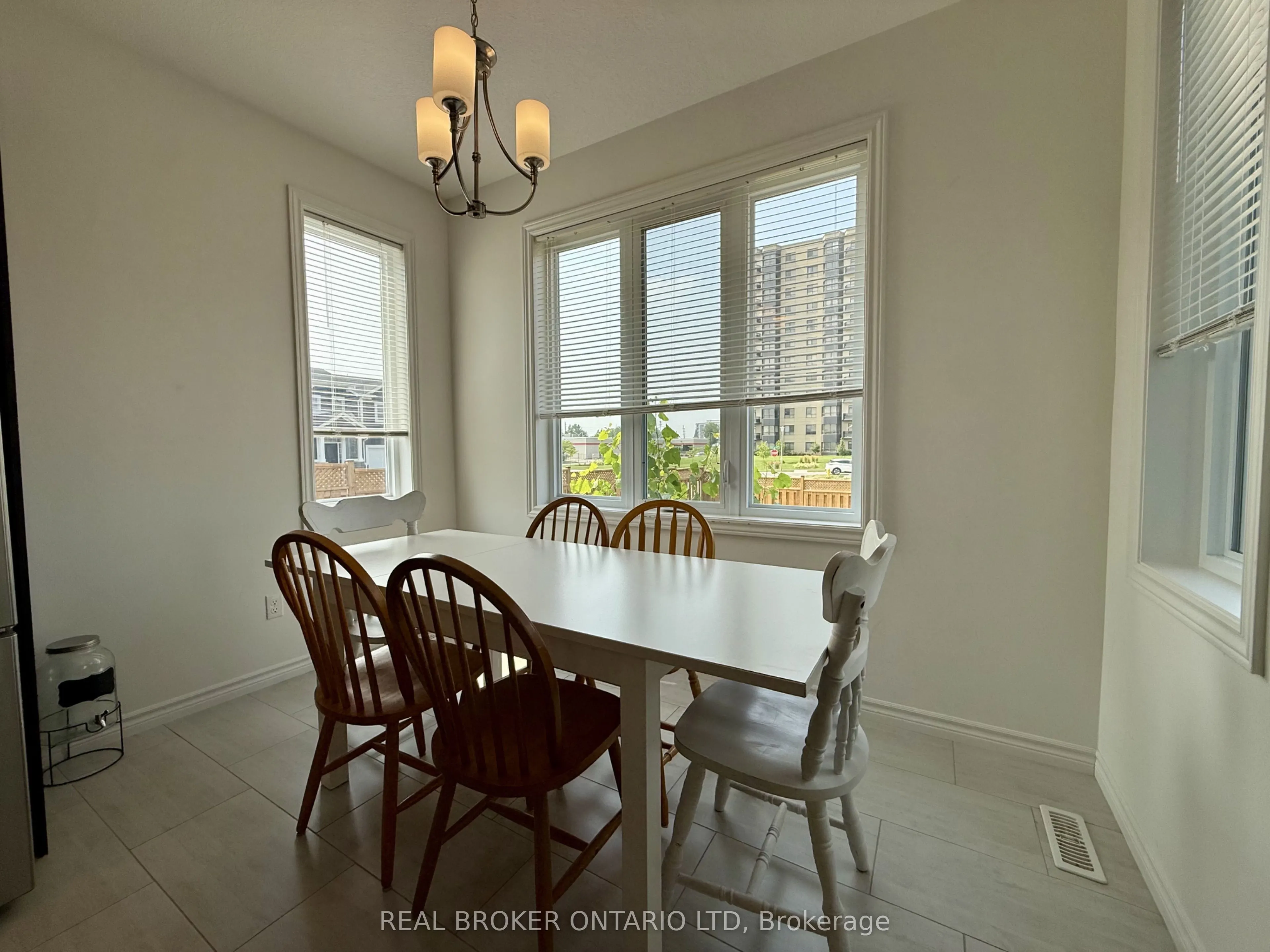 1634 Noah Bend