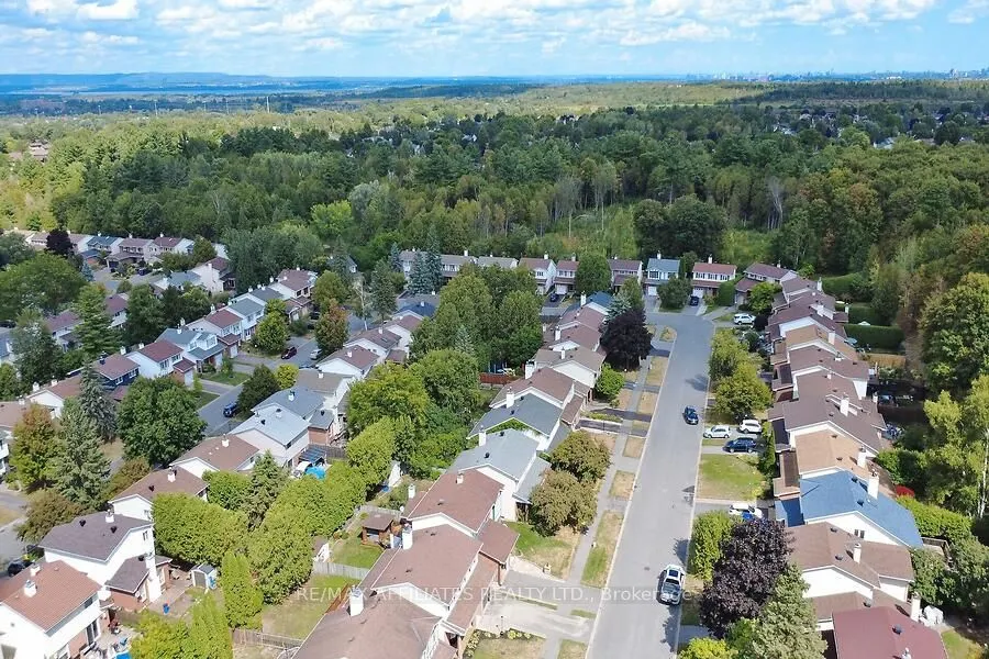 23 Tamblyn Crescent