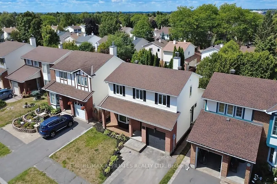 23 Tamblyn Crescent