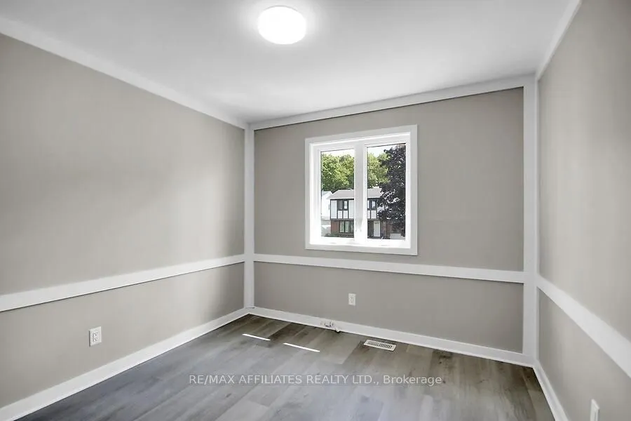 23 Tamblyn Crescent