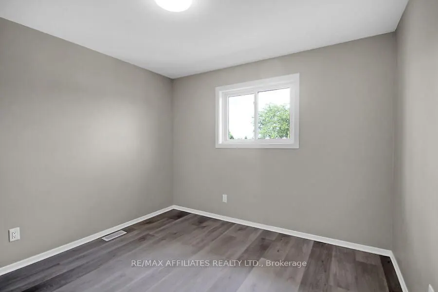 23 Tamblyn Crescent