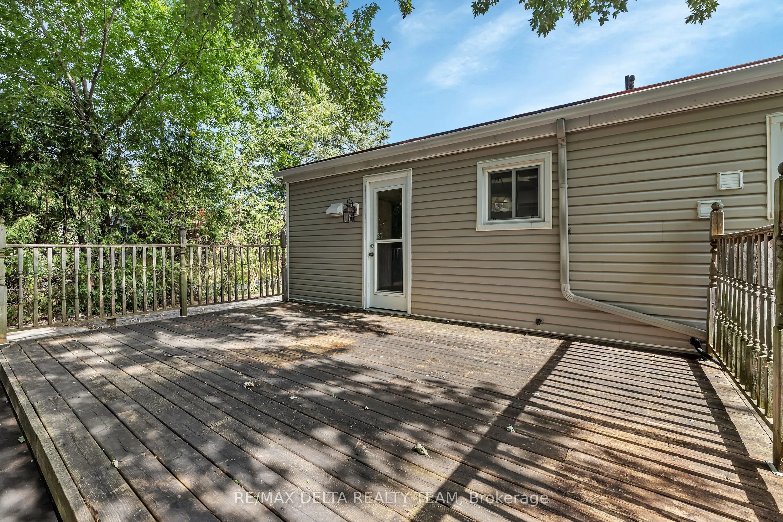 25 Fringewood Drive