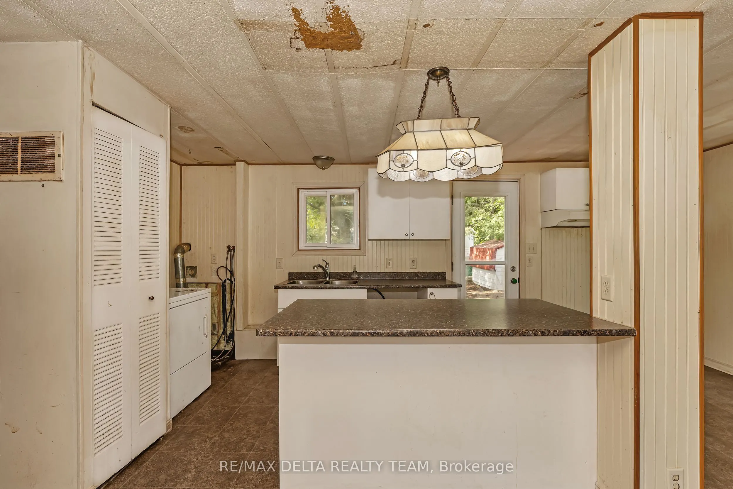 25 Fringewood Drive