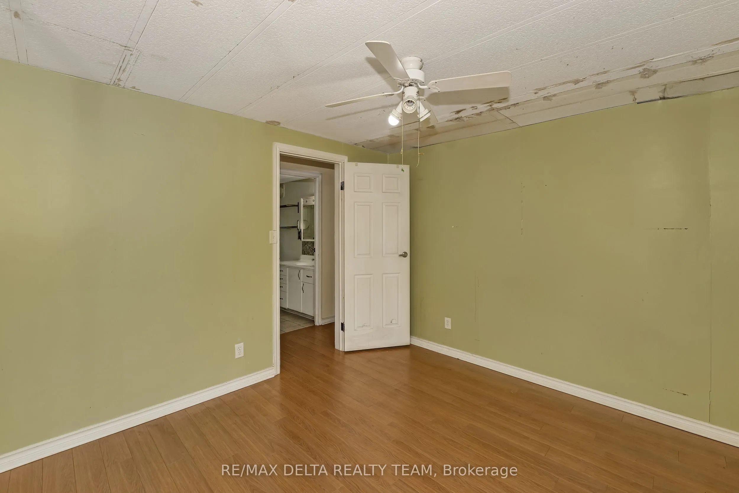 25 Fringewood Drive
