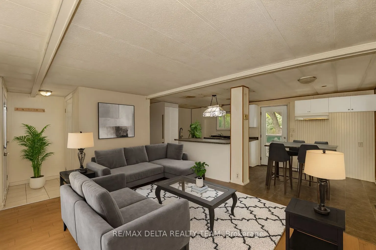 25 Fringewood Drive