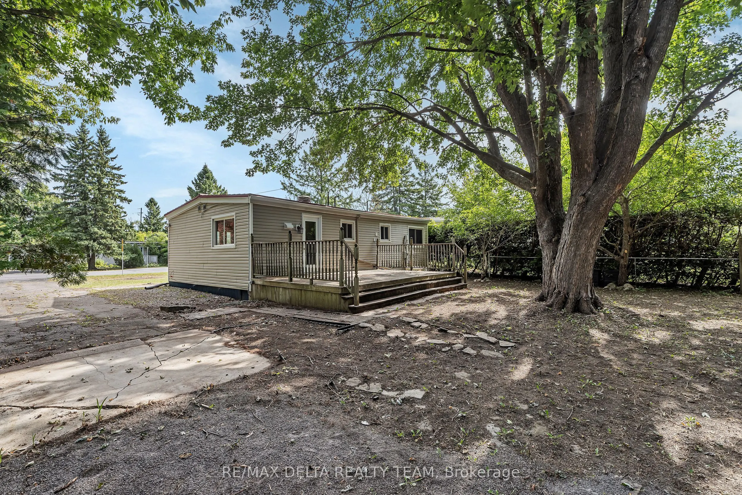 25 Fringewood Drive