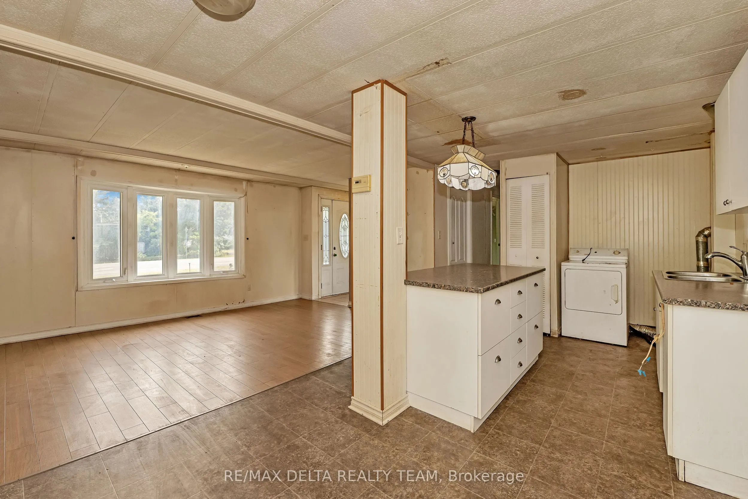 25 Fringewood Drive