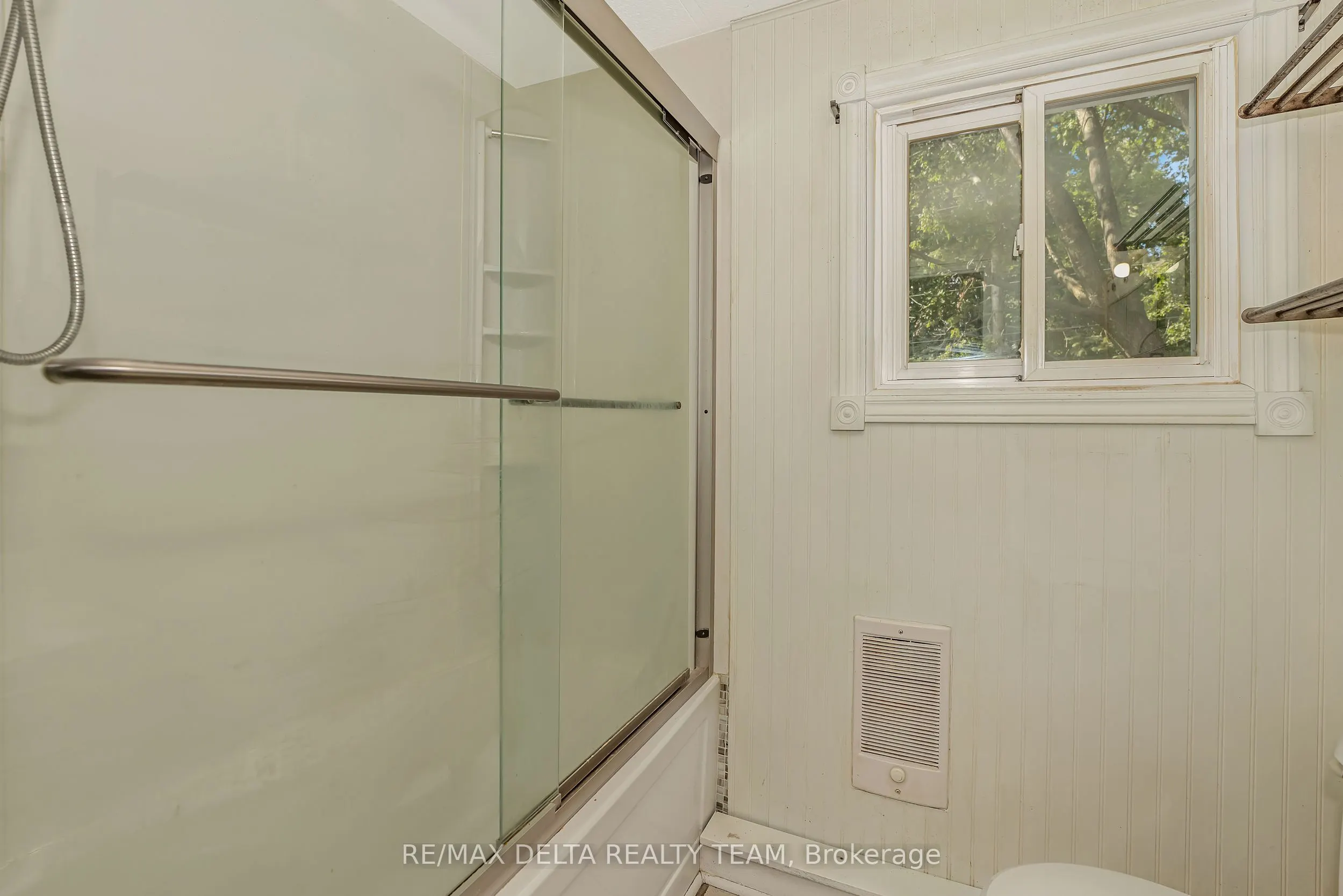 25 Fringewood Drive