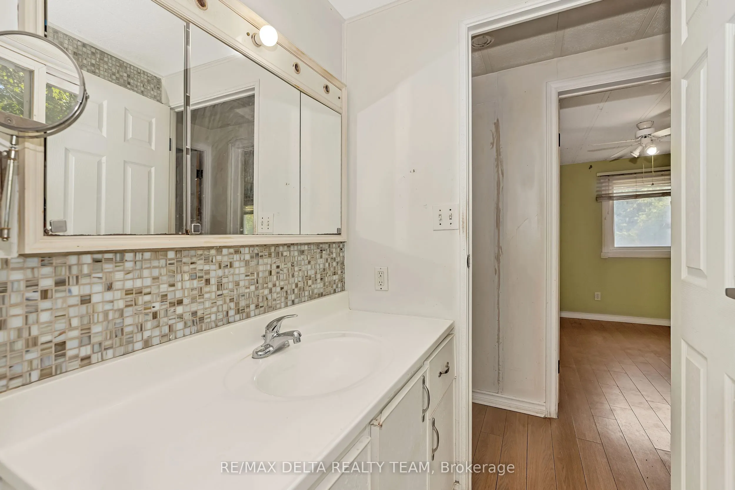 25 Fringewood Drive