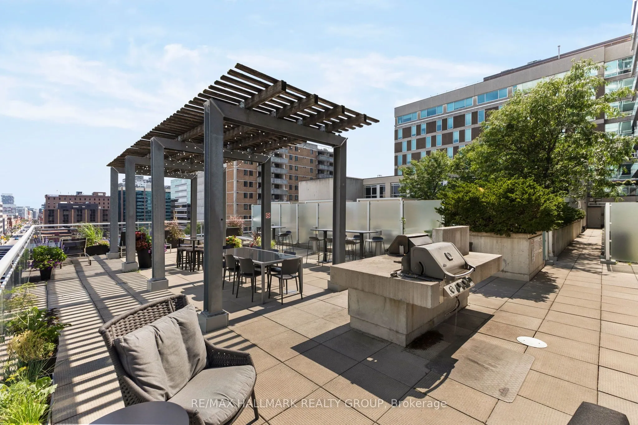 324 Laurier Avenue W, #2105