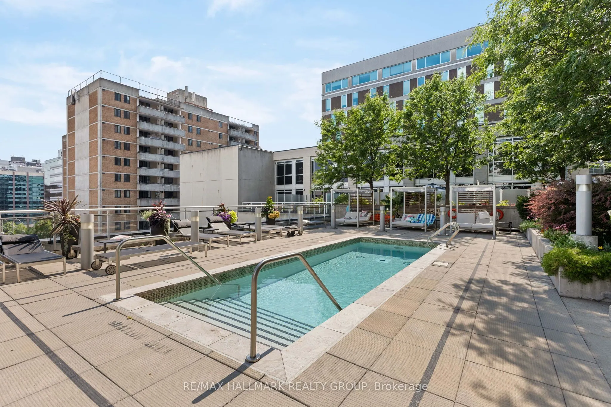 324 Laurier Avenue W, #2105