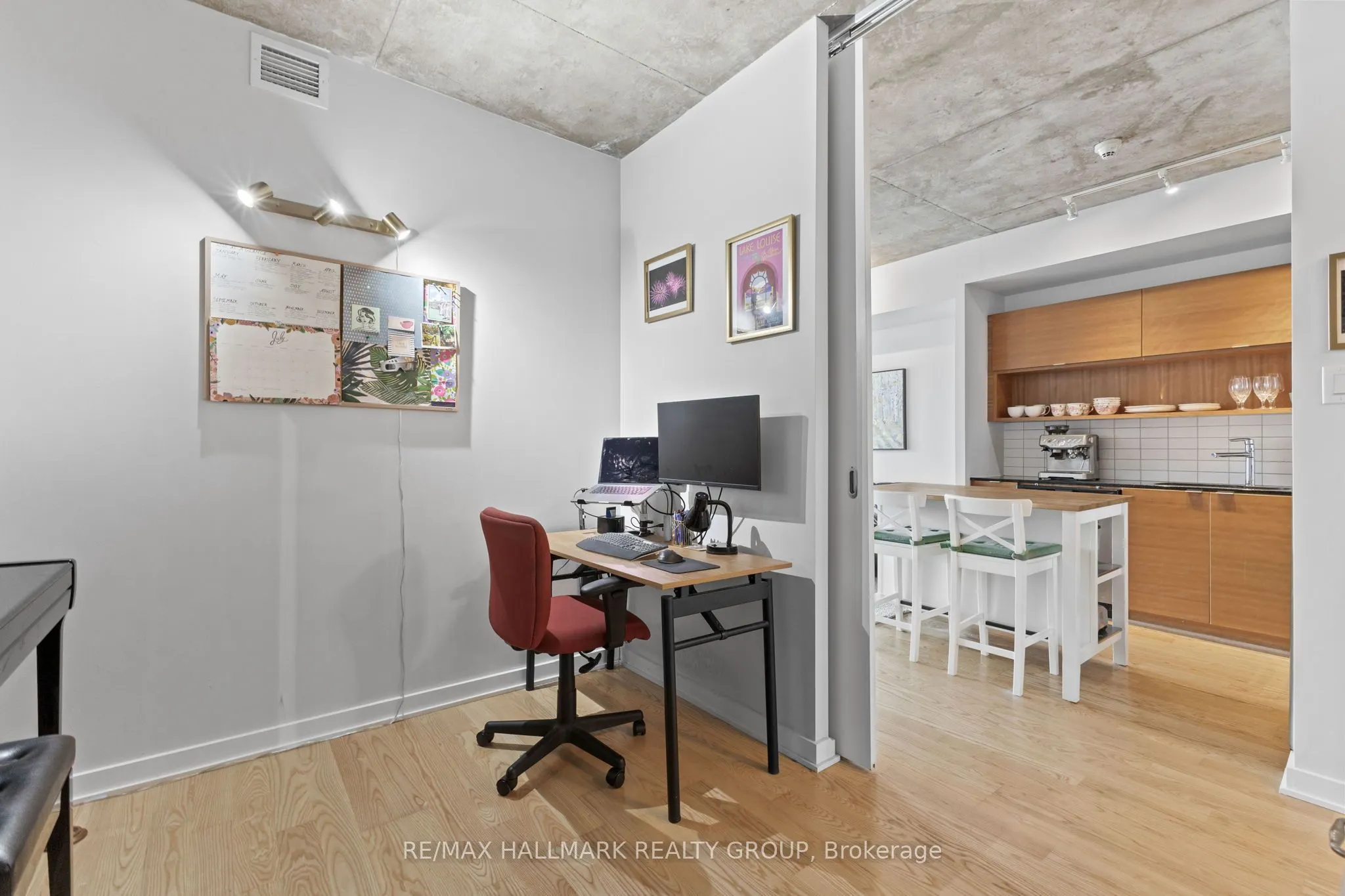 324 Laurier Avenue W, #2105