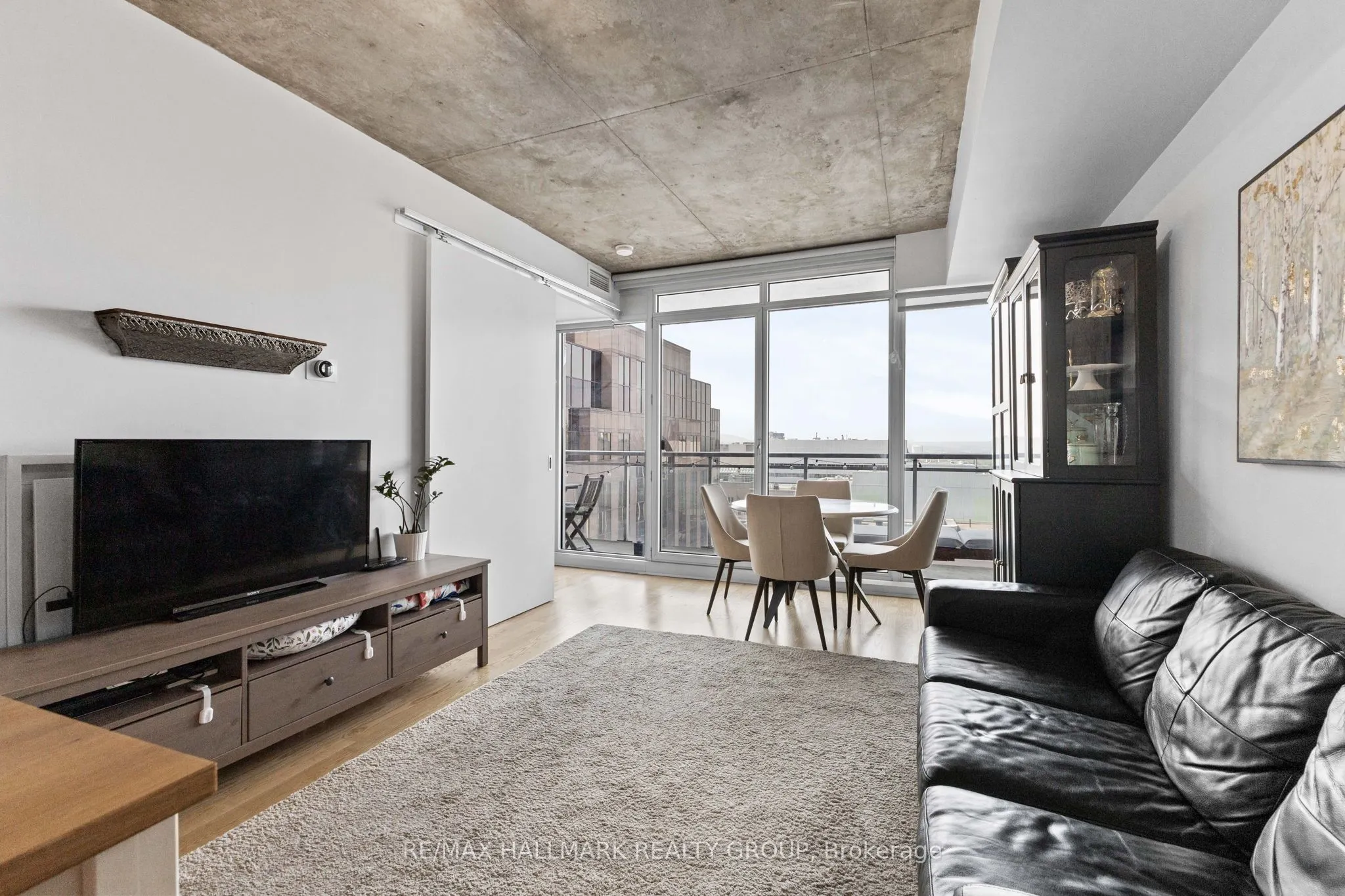 324 Laurier Avenue W, #2105