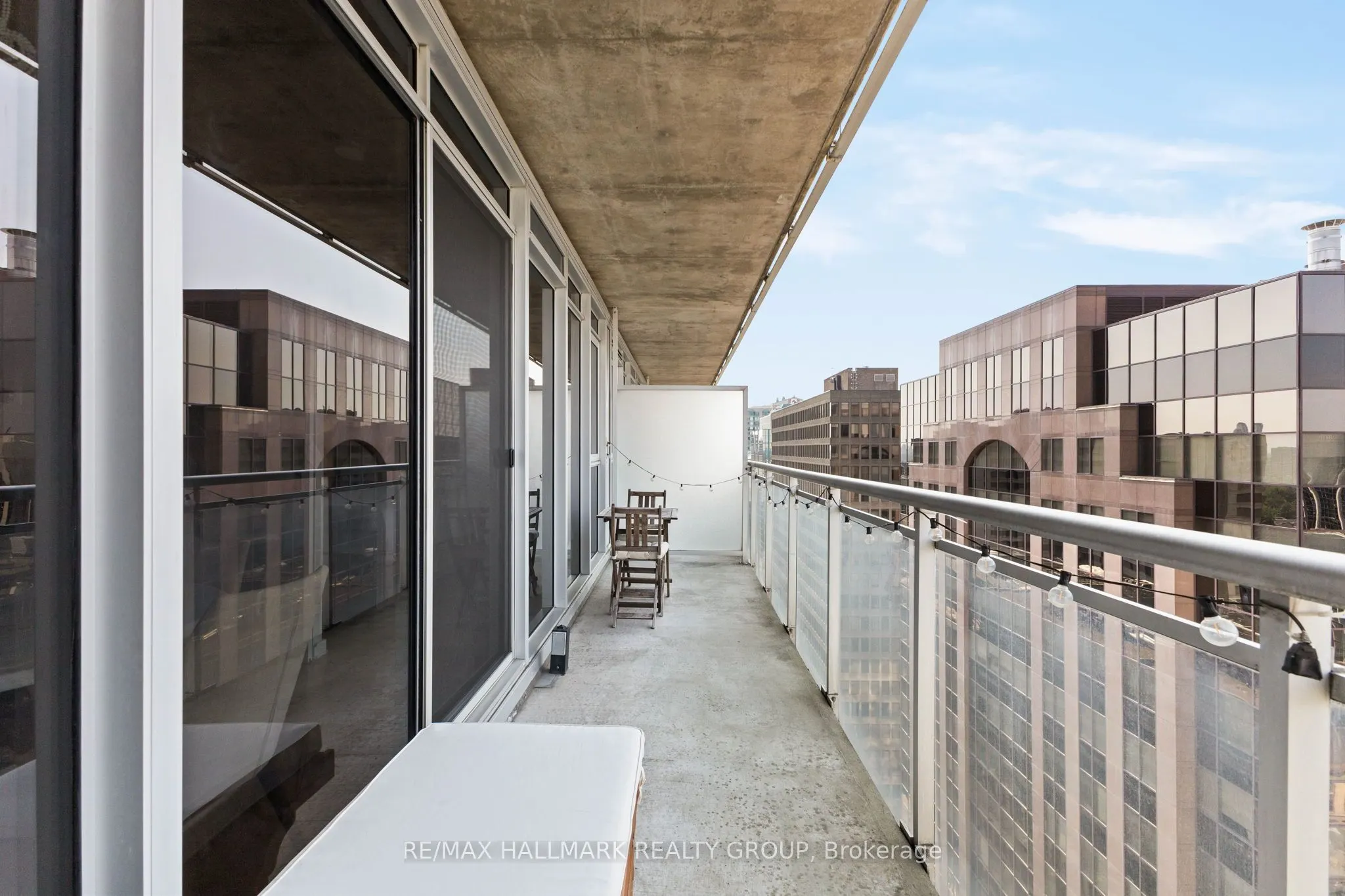 324 Laurier Avenue W, #2105