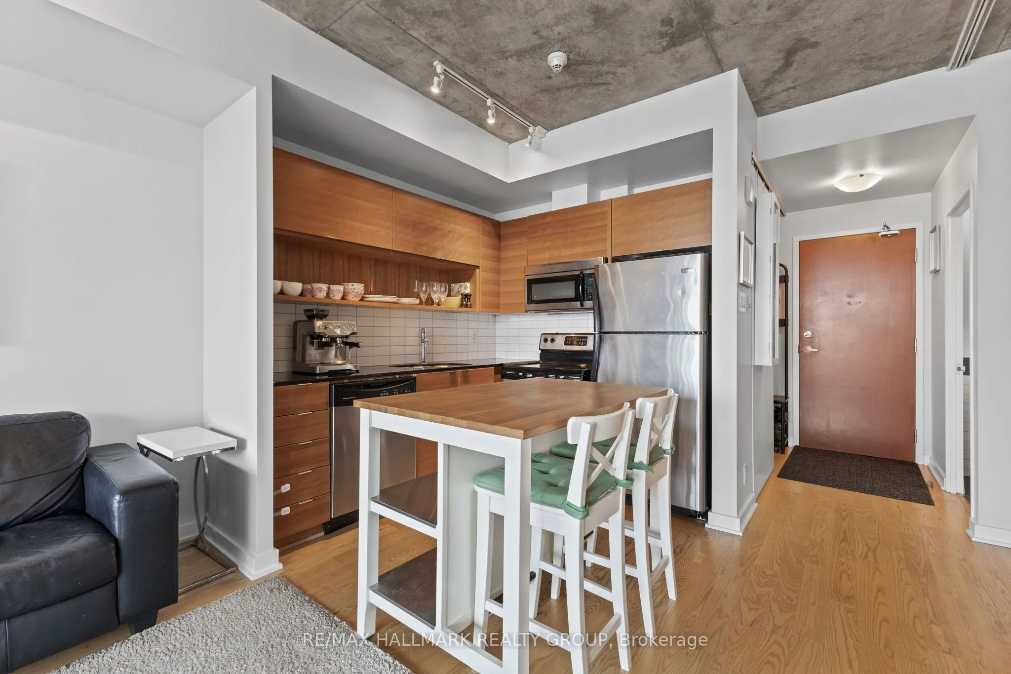 324 Laurier Avenue W, #2105