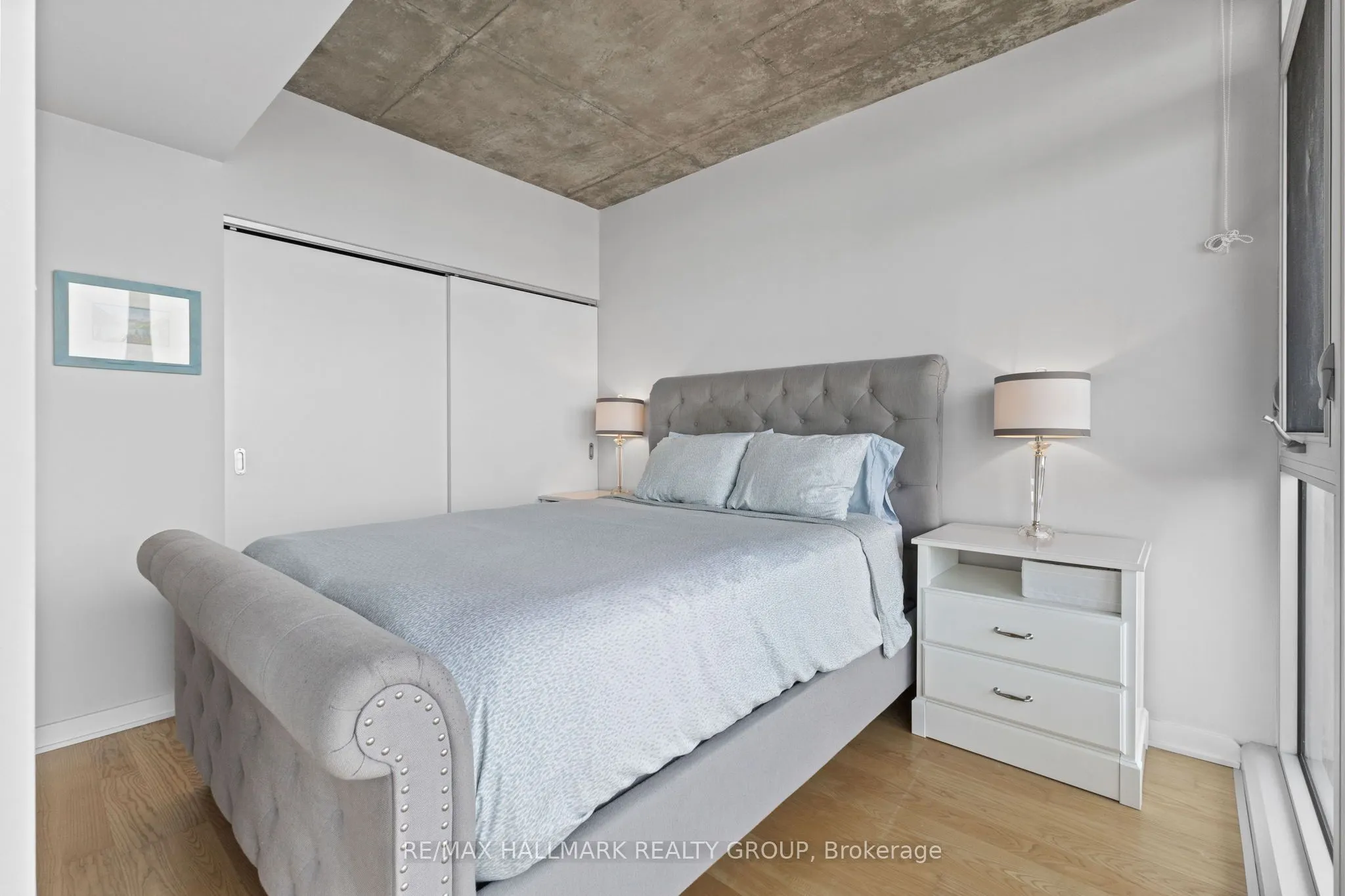 324 Laurier Avenue W, #2105