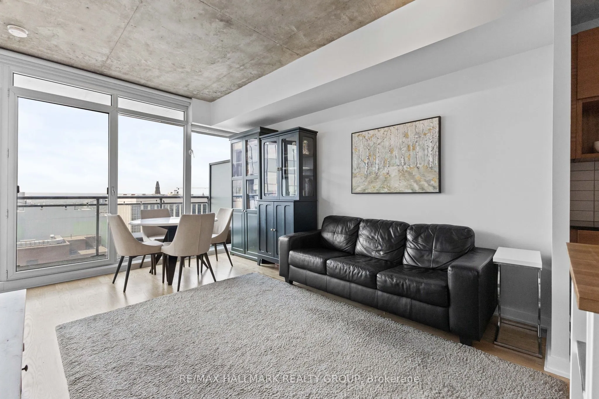 324 Laurier Avenue W, #2105