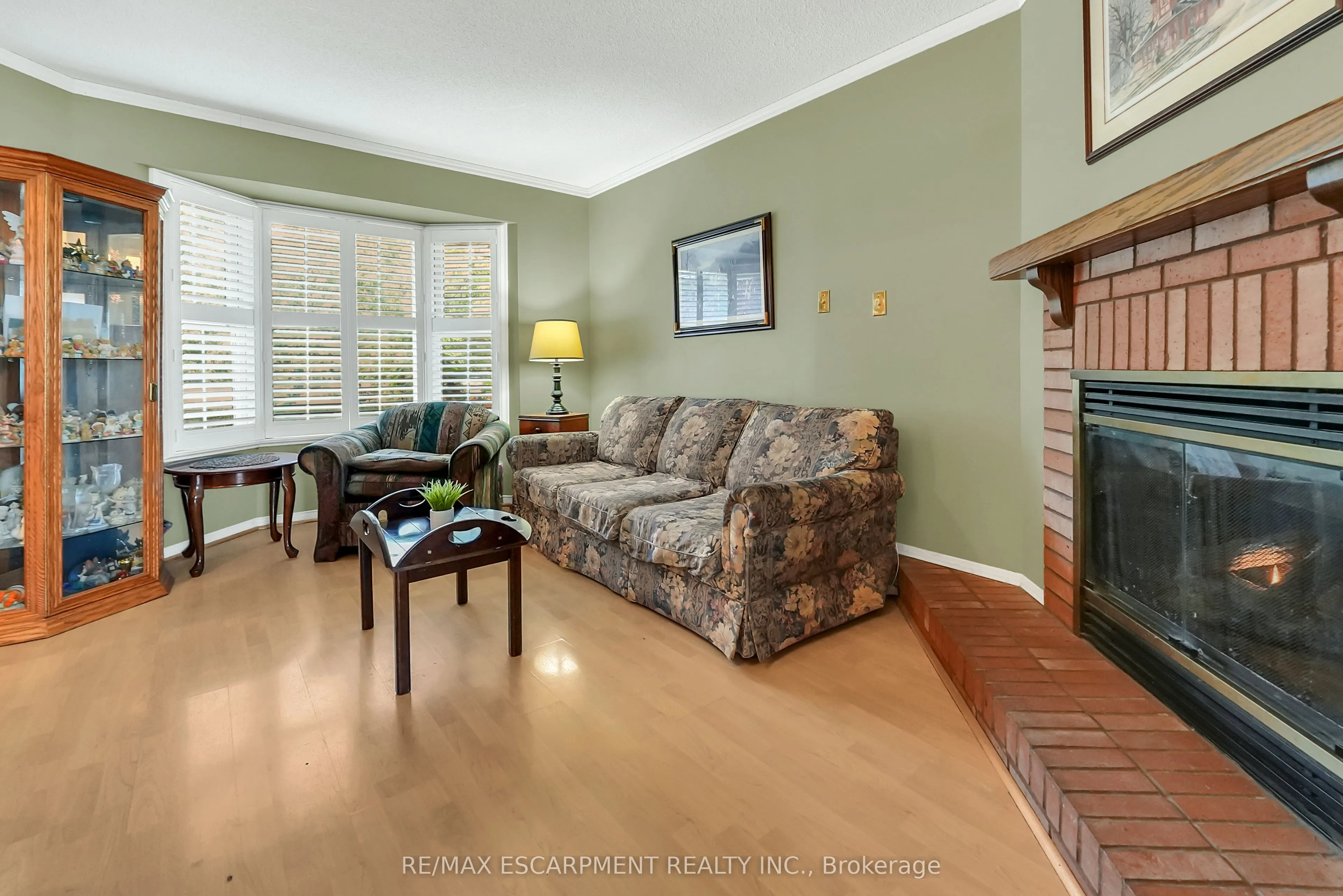 9 Hedgelawn Drive