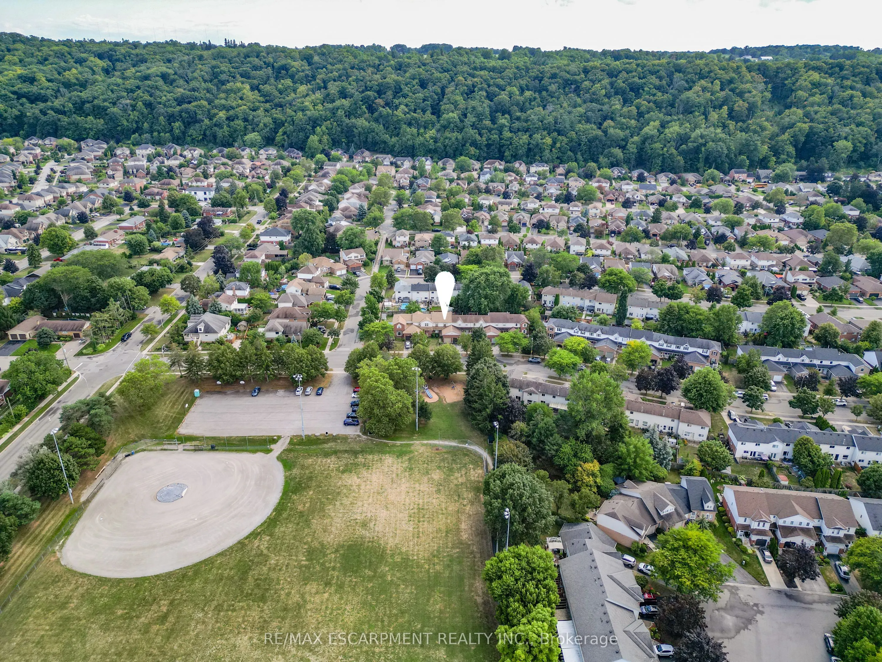 9 Hedgelawn Drive