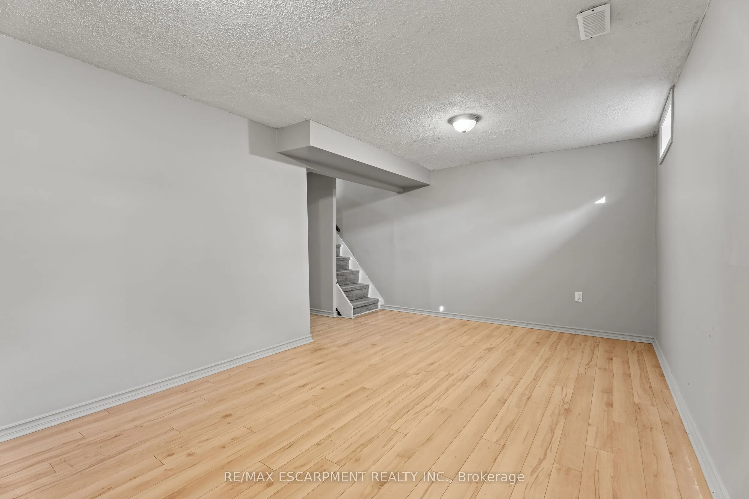 1301 Upper Gage Avenue, #33