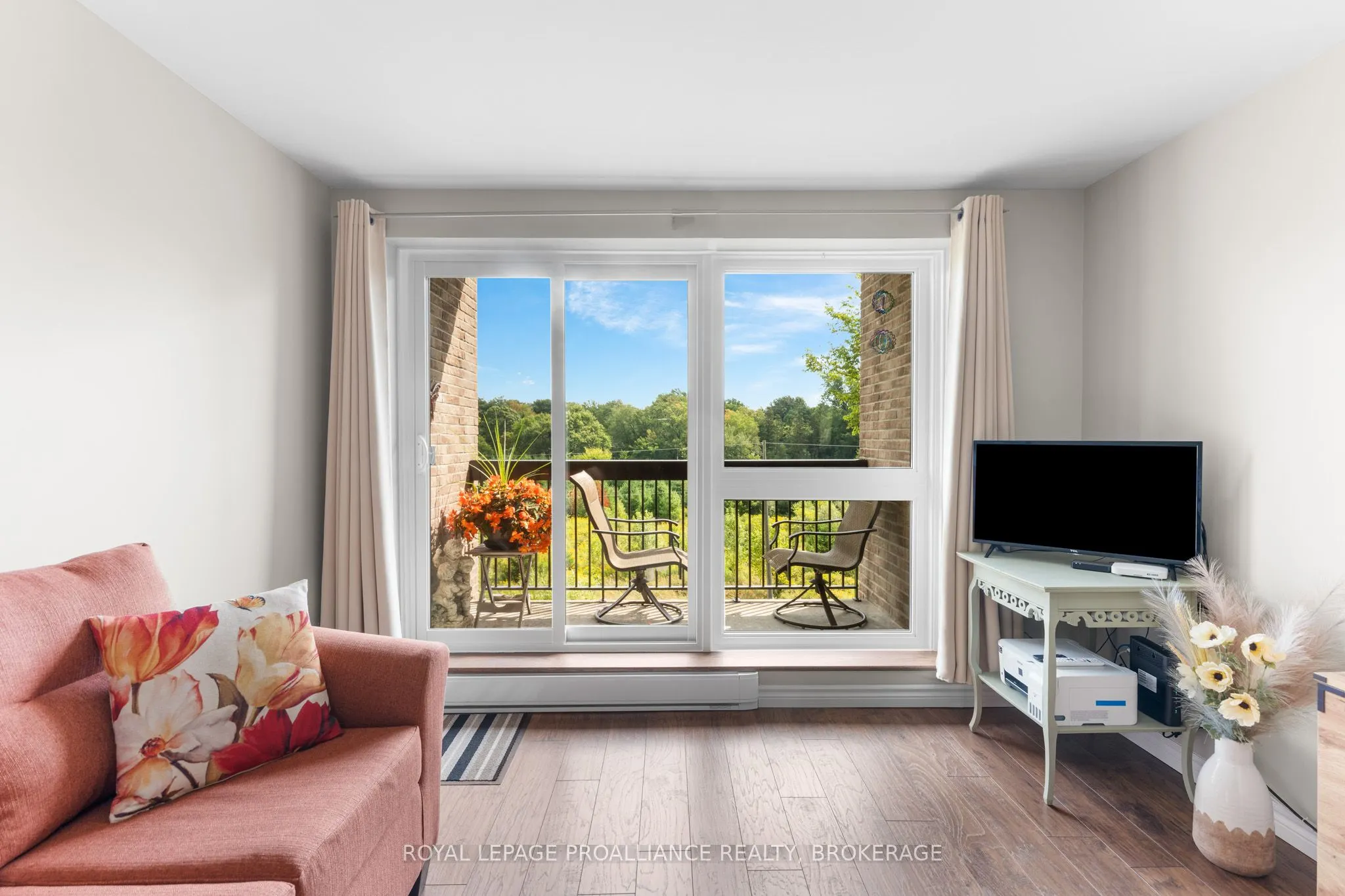 358 Queen Mary Road, #515