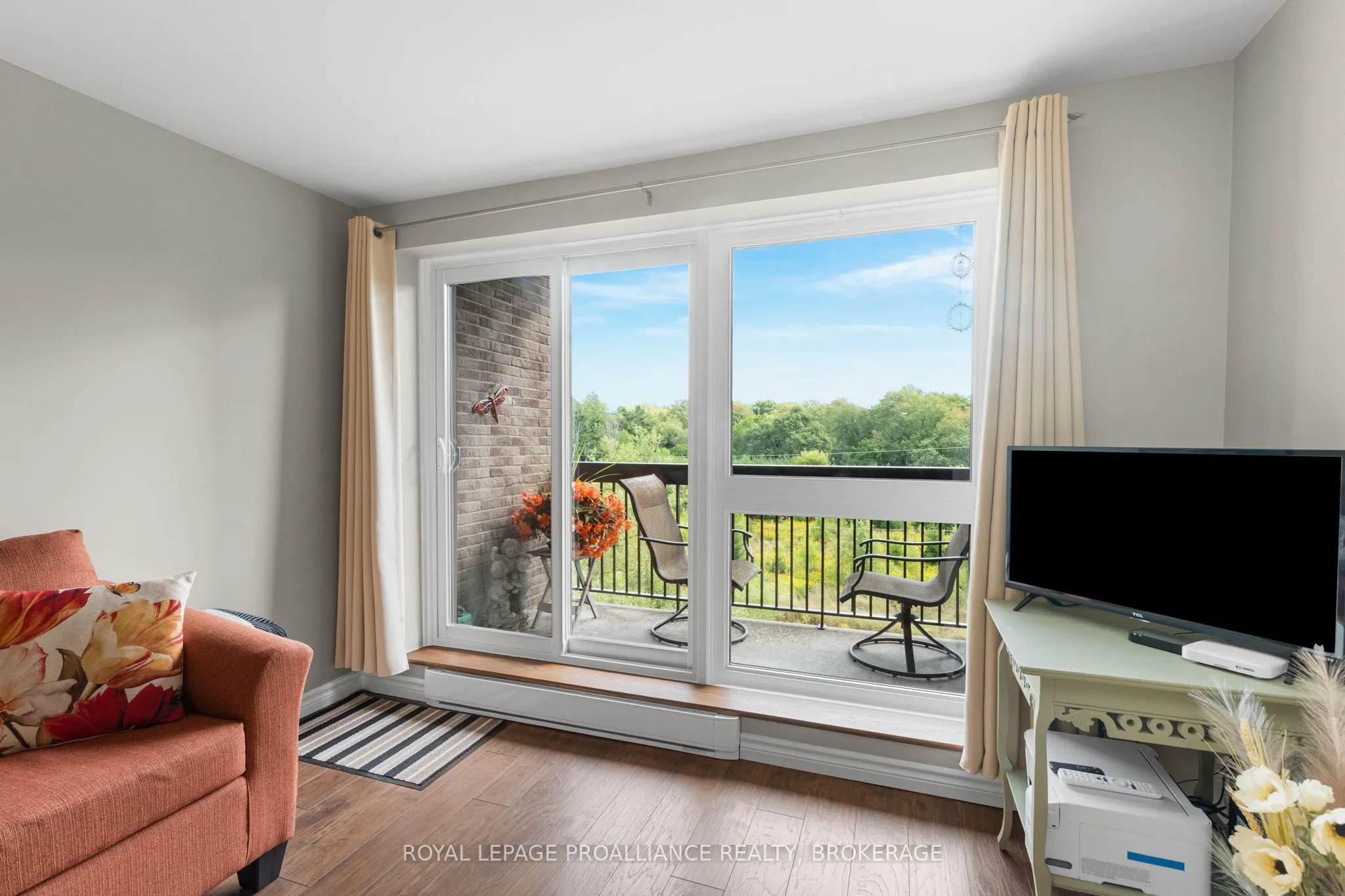 358 Queen Mary Road, #515