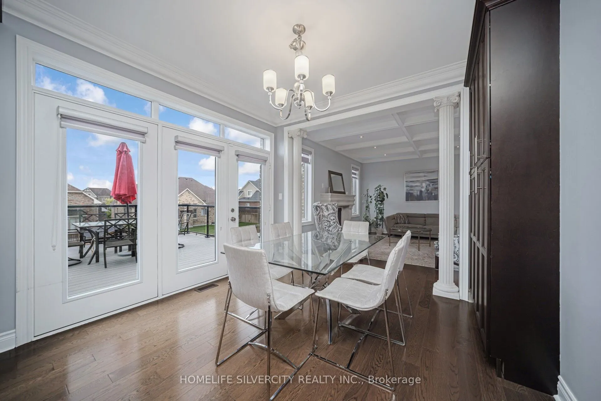 8 Mitchell Crescent
