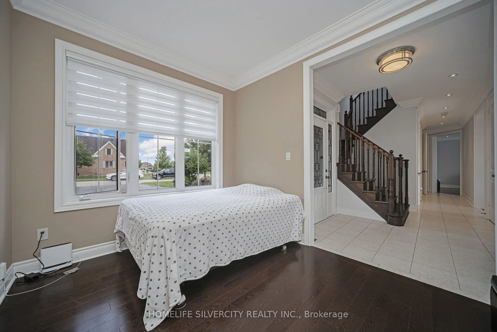 8 Mitchell Crescent