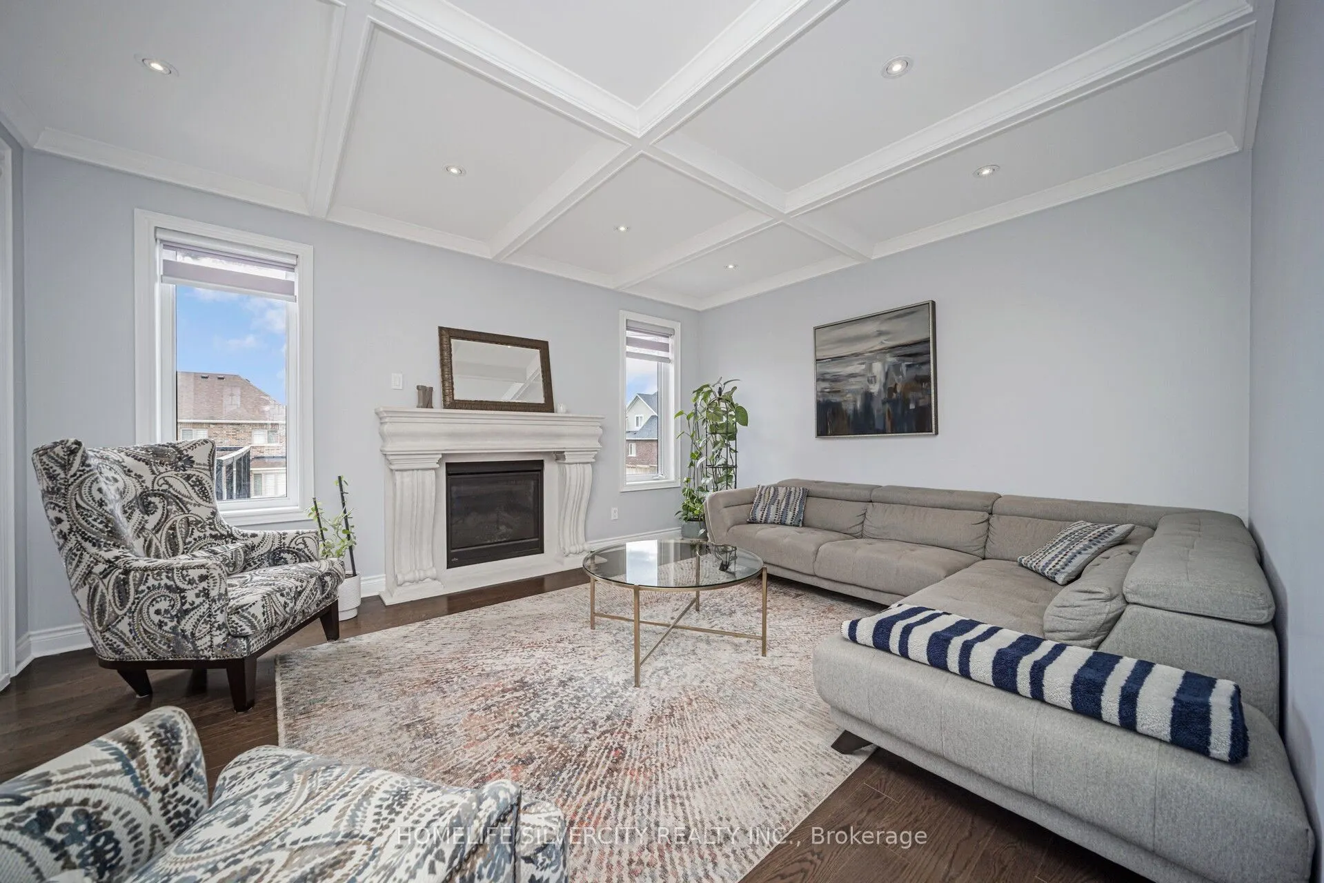 8 Mitchell Crescent