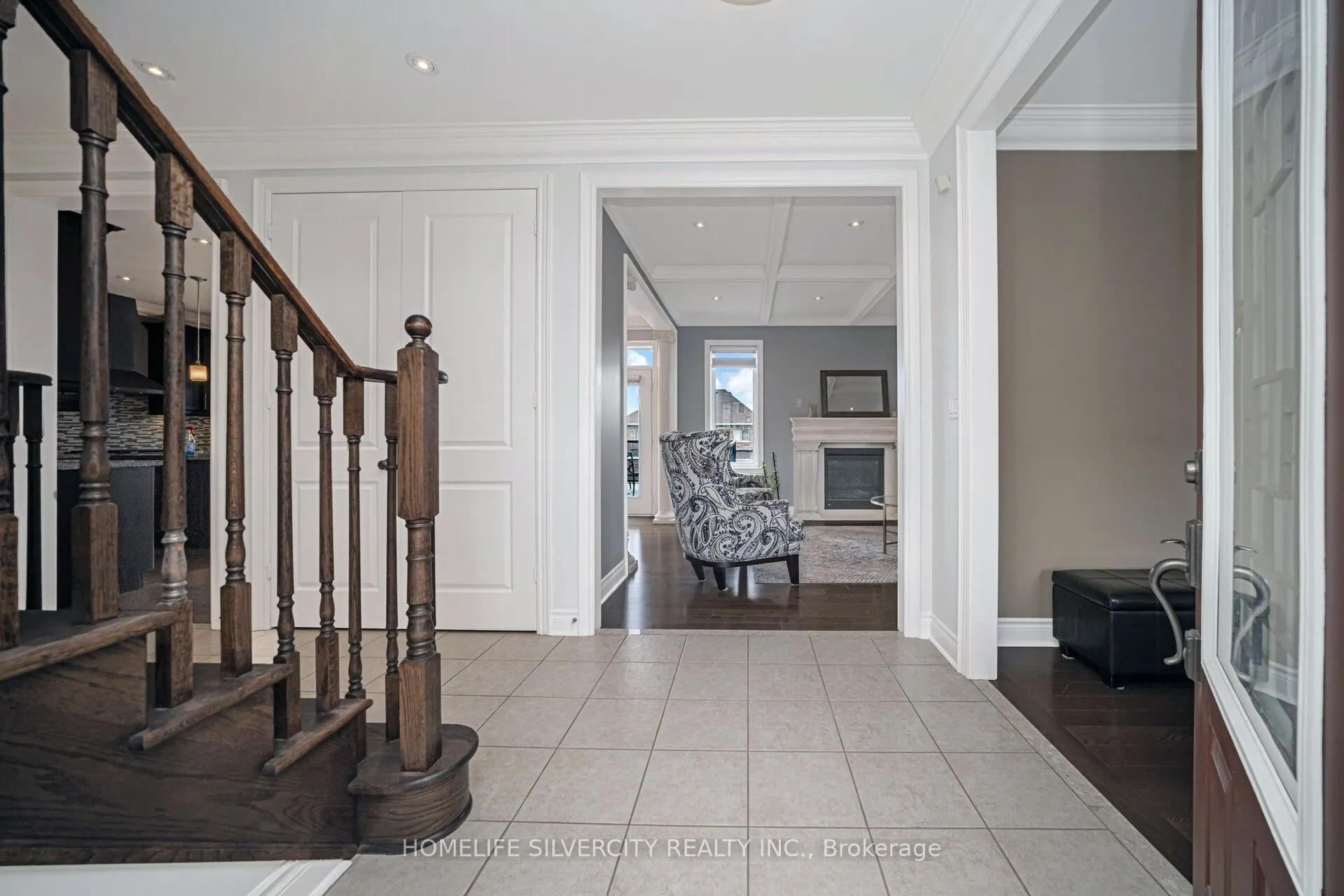 8 Mitchell Crescent