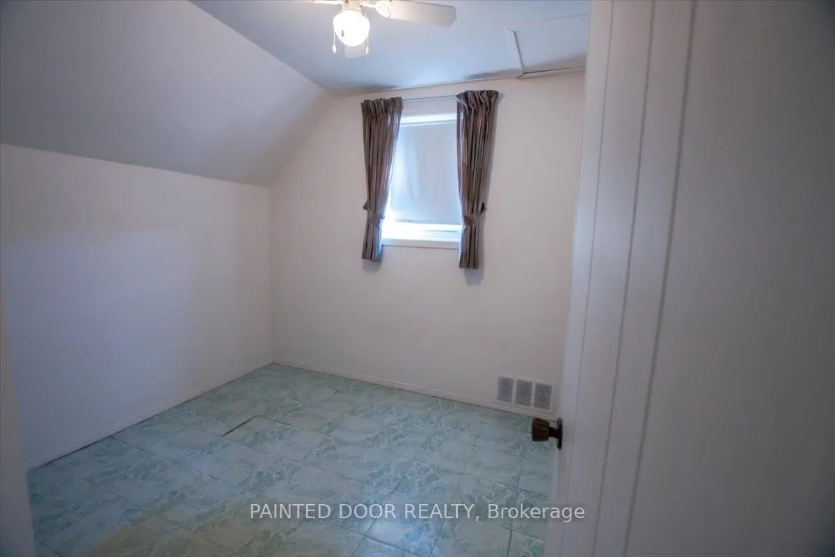 266 Sixth Avenue W