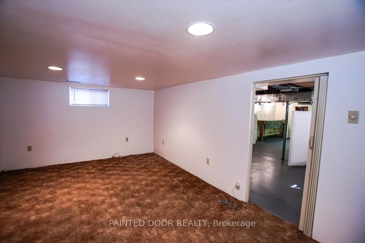 266 Sixth Avenue W