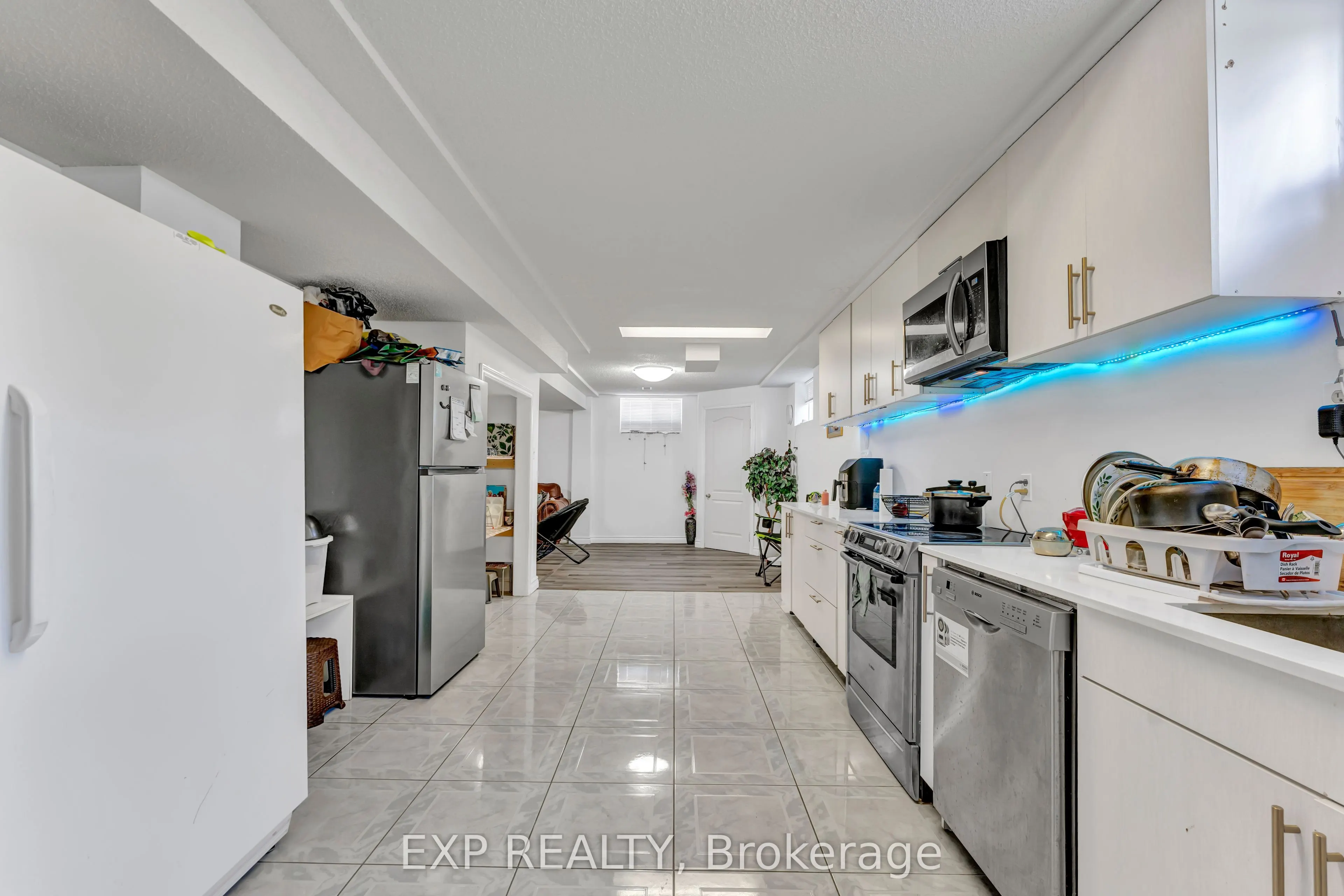 2 Glencrest Avenue