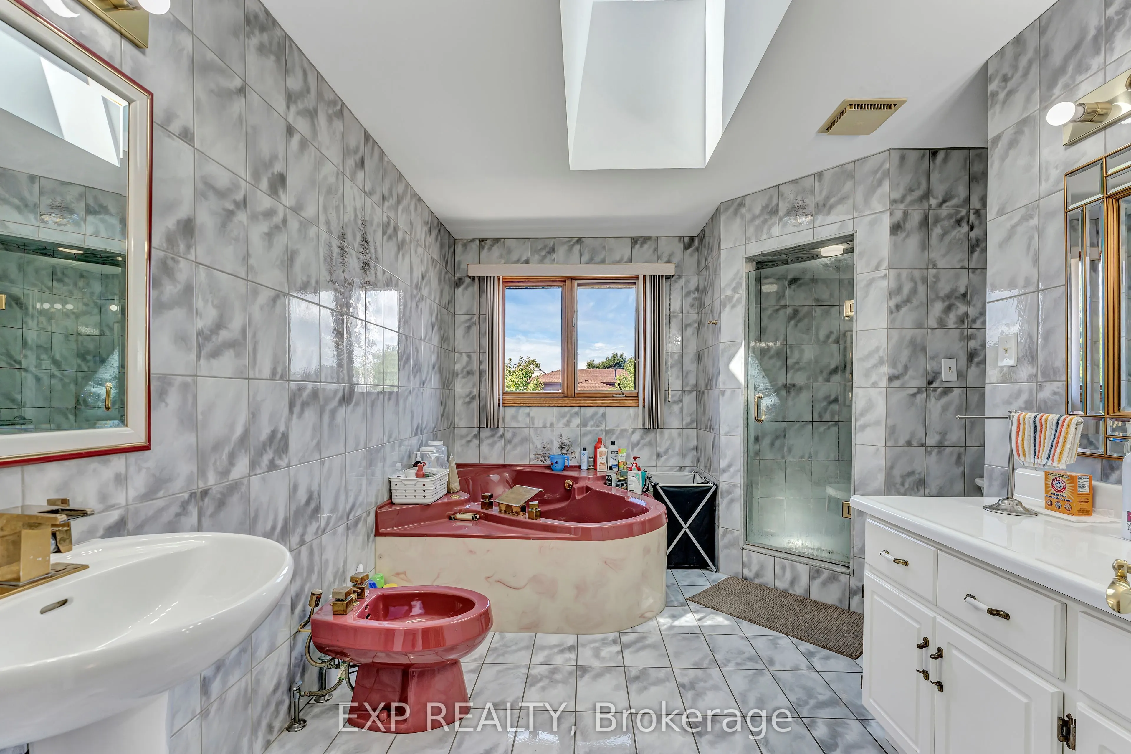 2 Glencrest Avenue