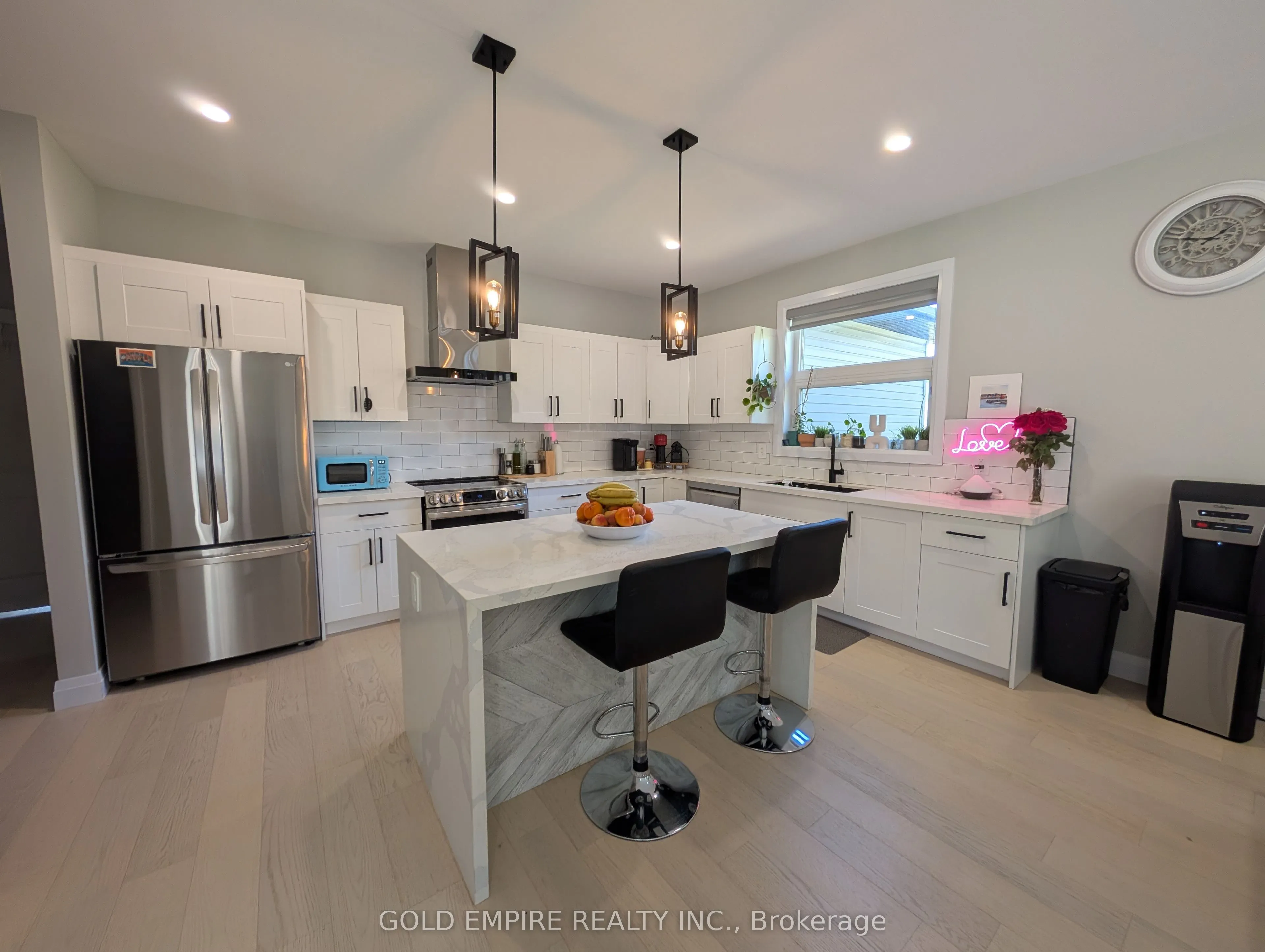 724 Monsarrat Avenue, #MAIN