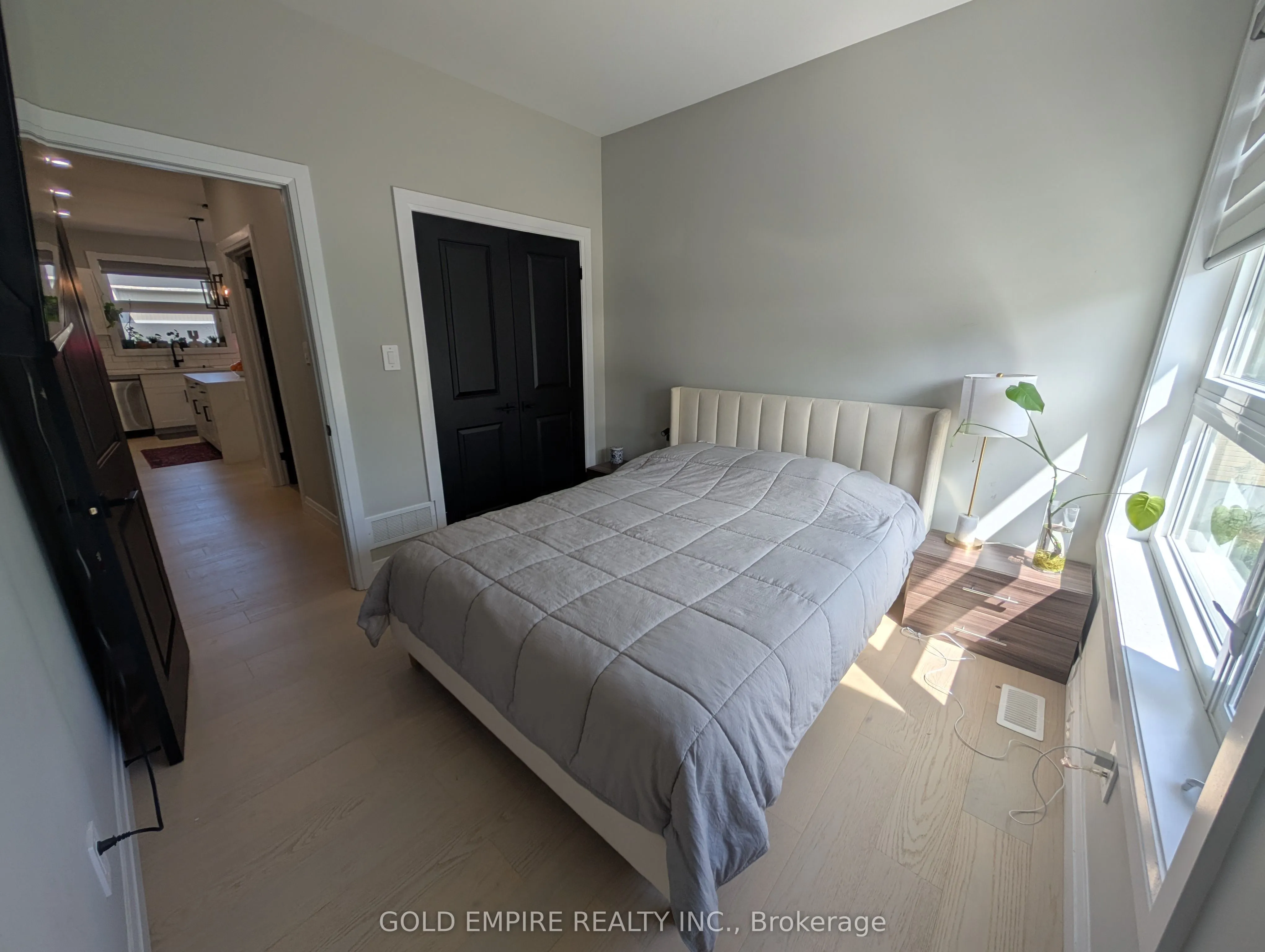 724 Monsarrat Avenue, #MAIN
