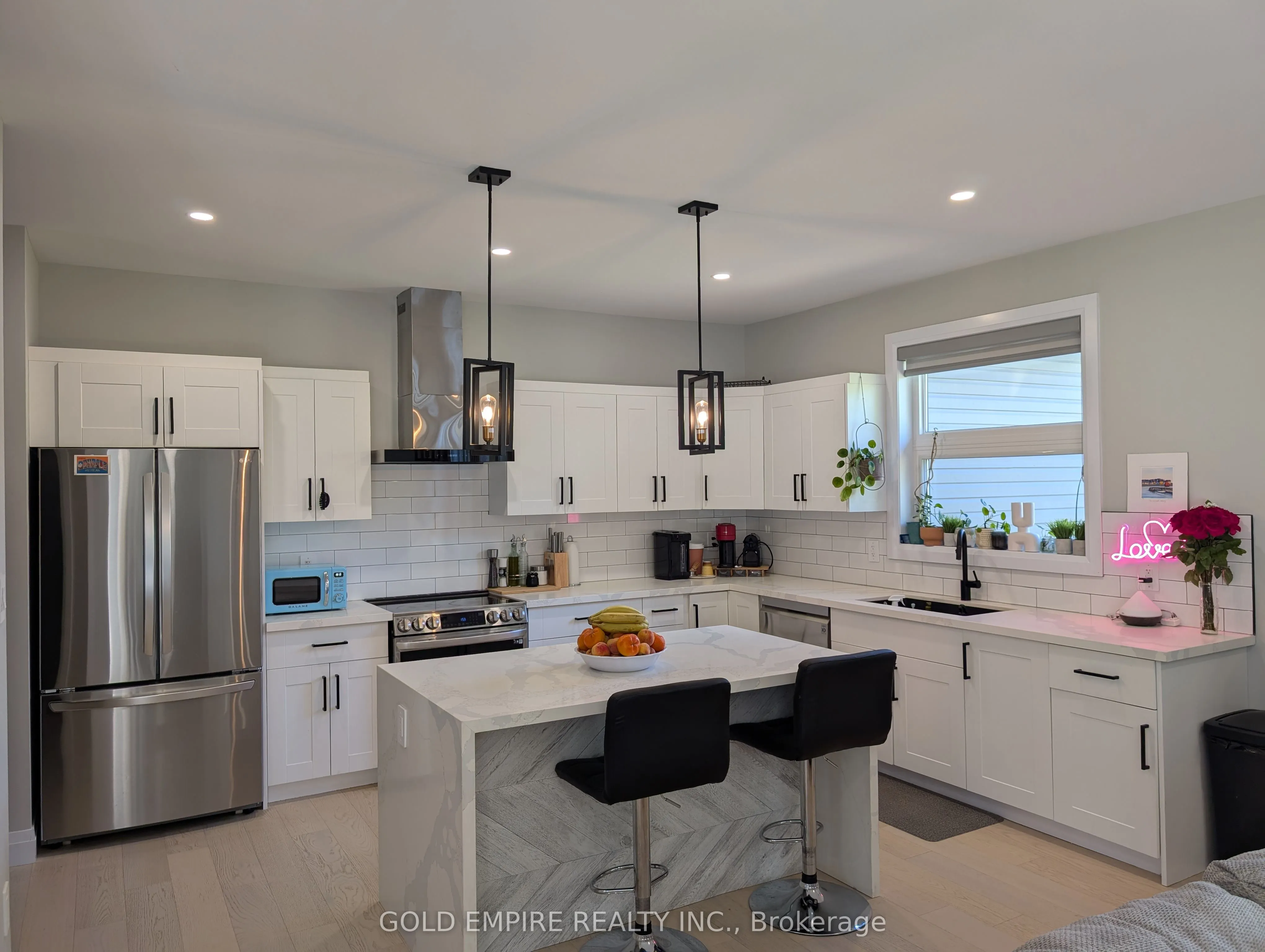 724 Monsarrat Avenue, #MAIN