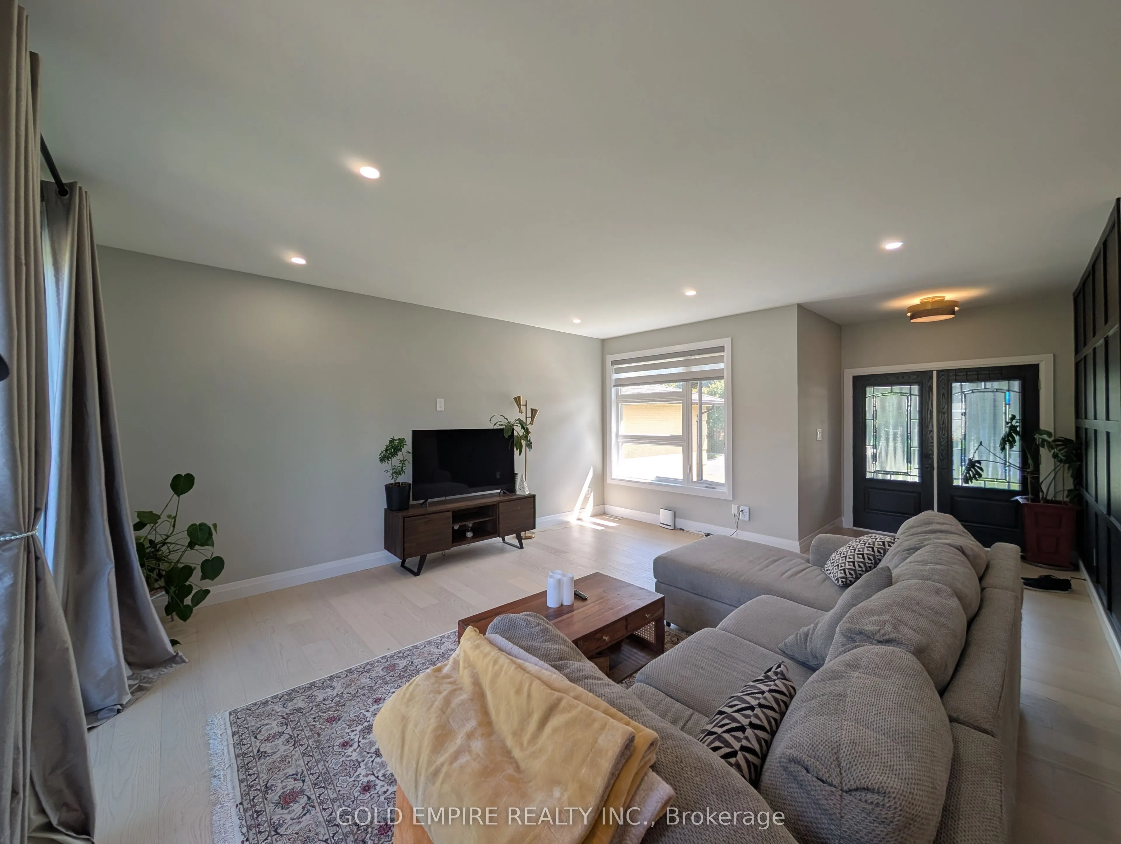 724 Monsarrat Avenue, #MAIN