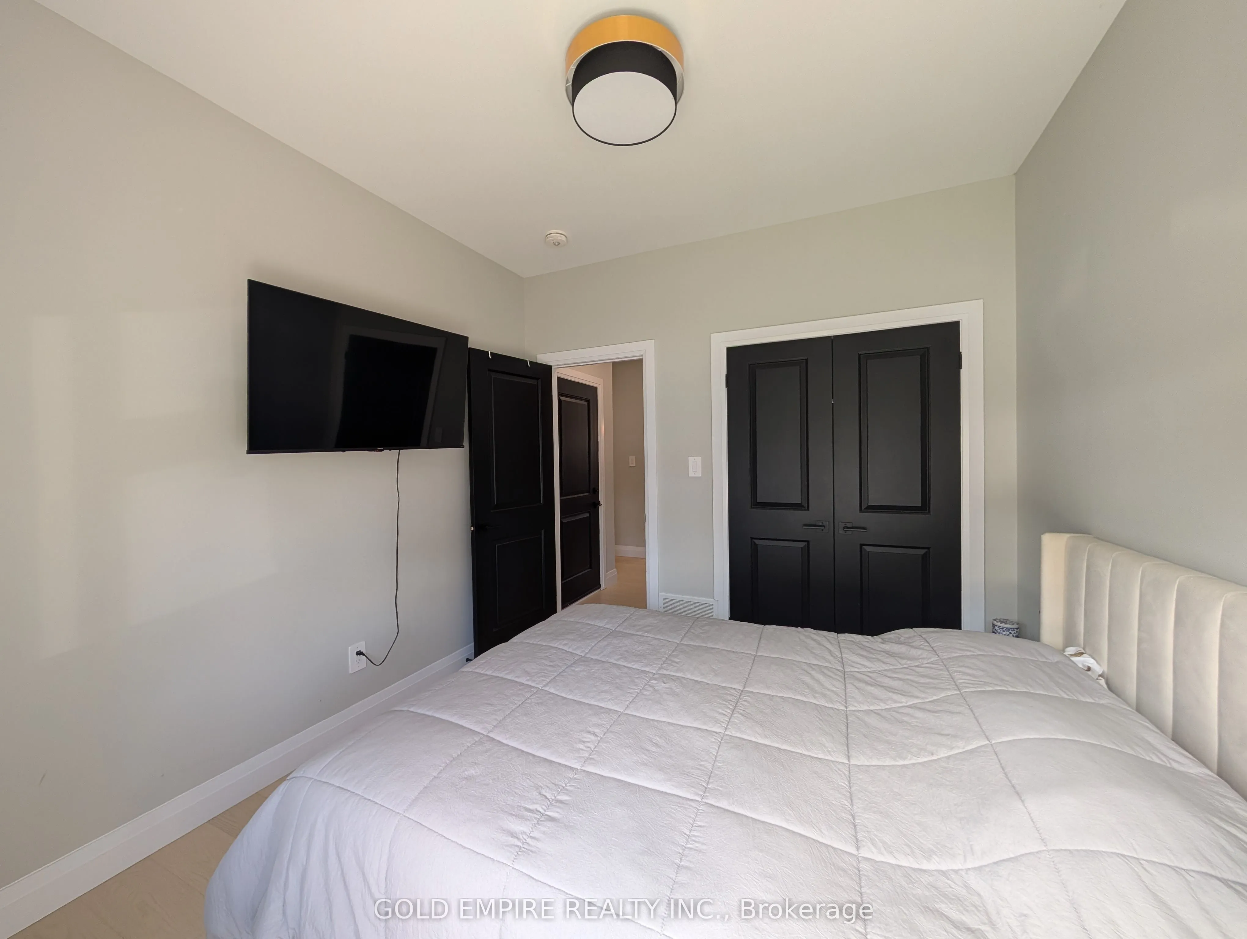 724 Monsarrat Avenue, #MAIN