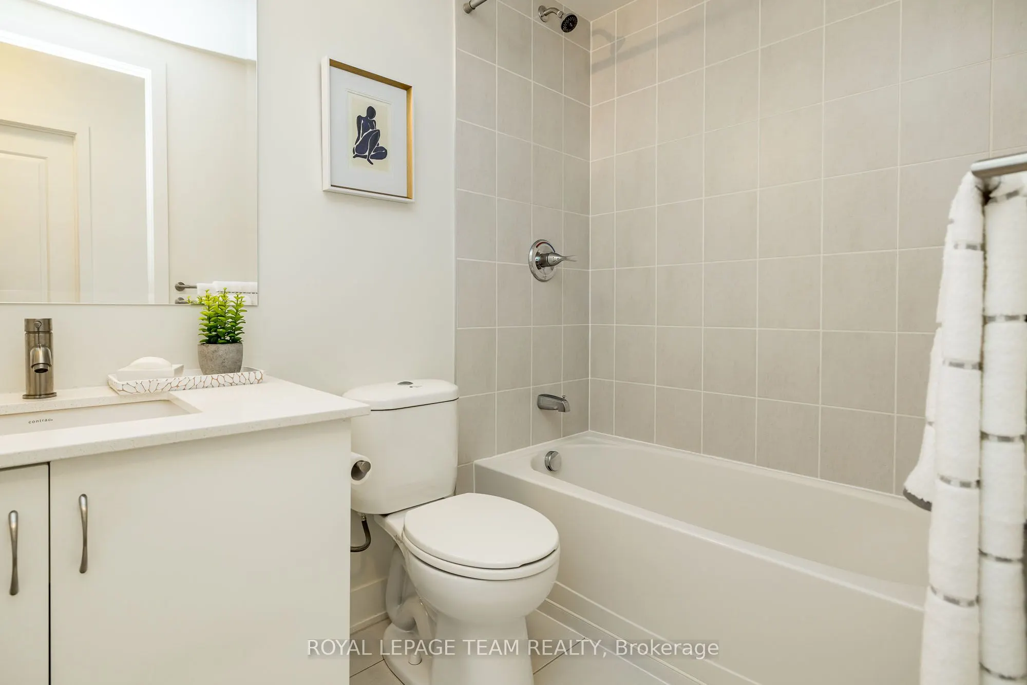 485 Richmond Road N, #709