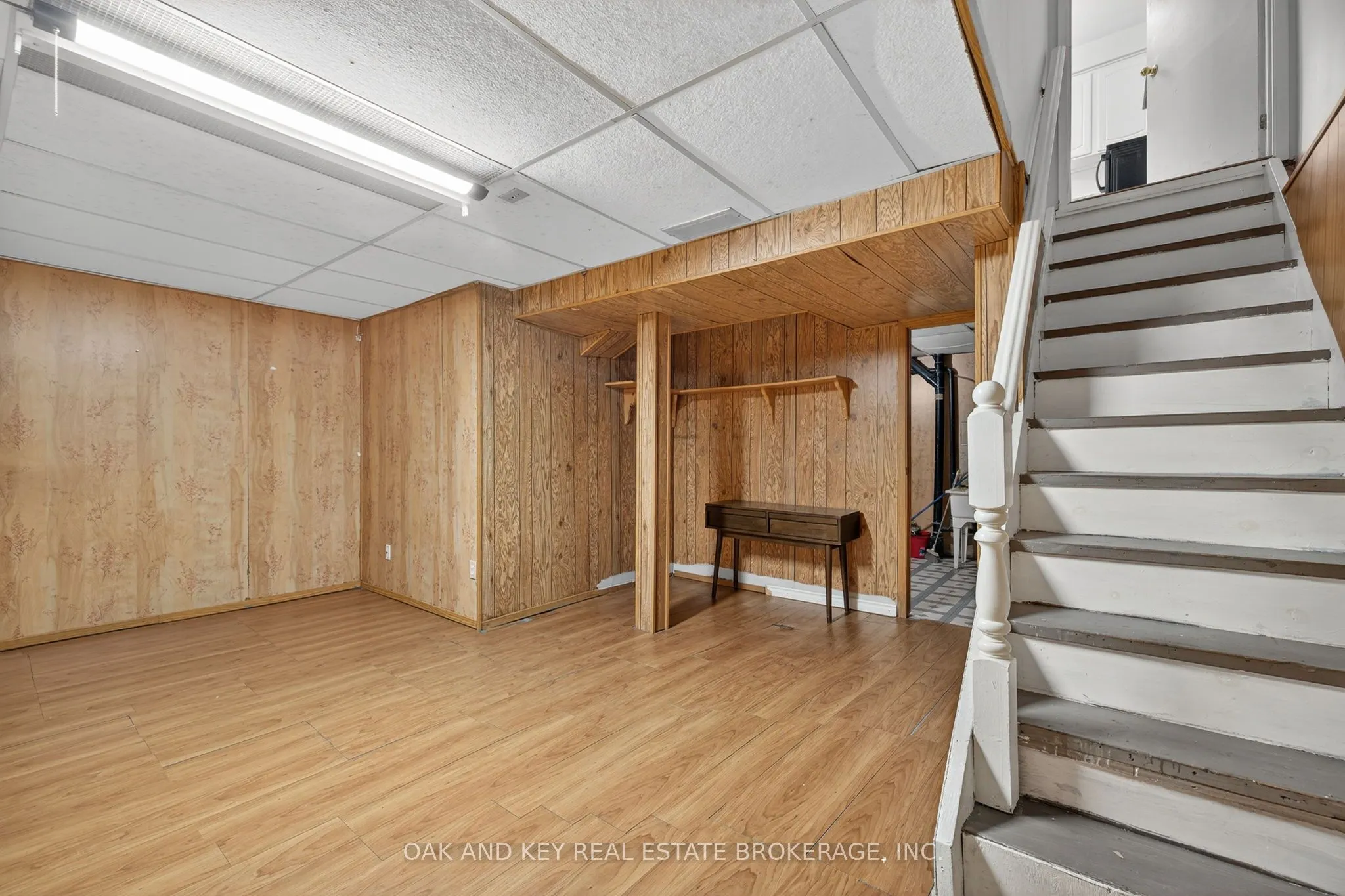800 Monsarrat Avenue