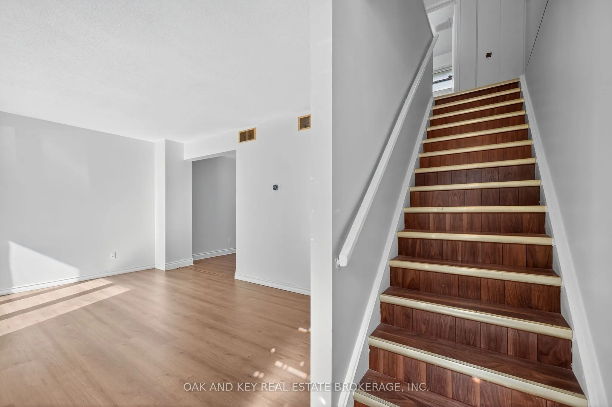 800 Monsarrat Avenue