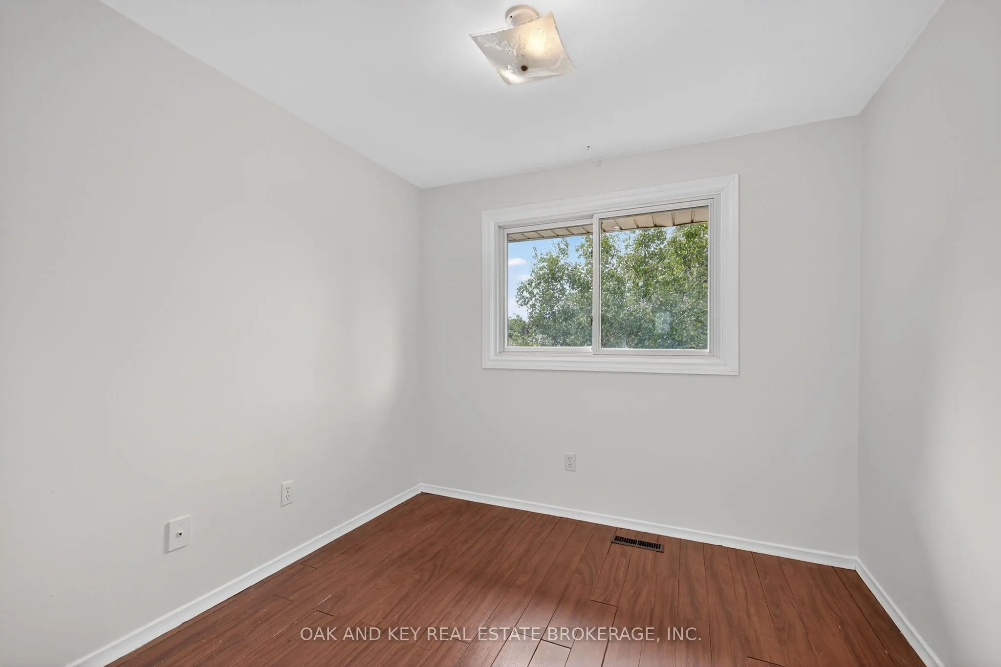 800 Monsarrat Avenue