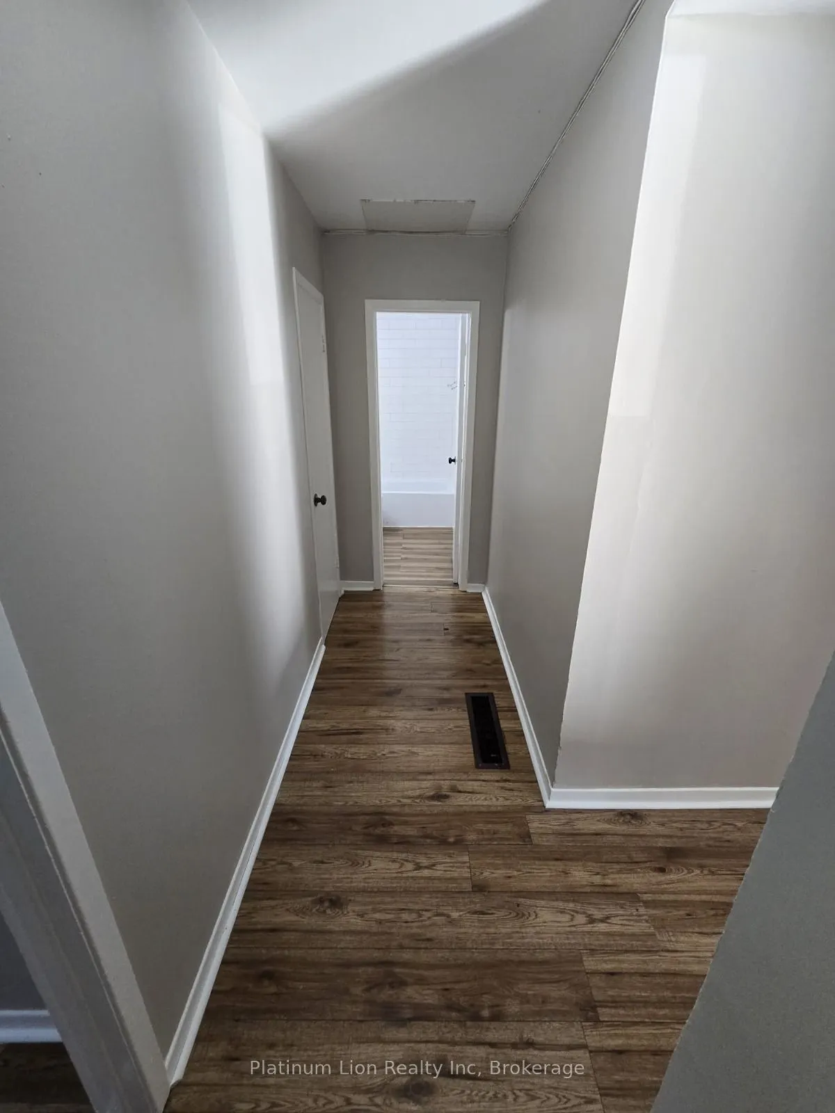 4 Vollette Street