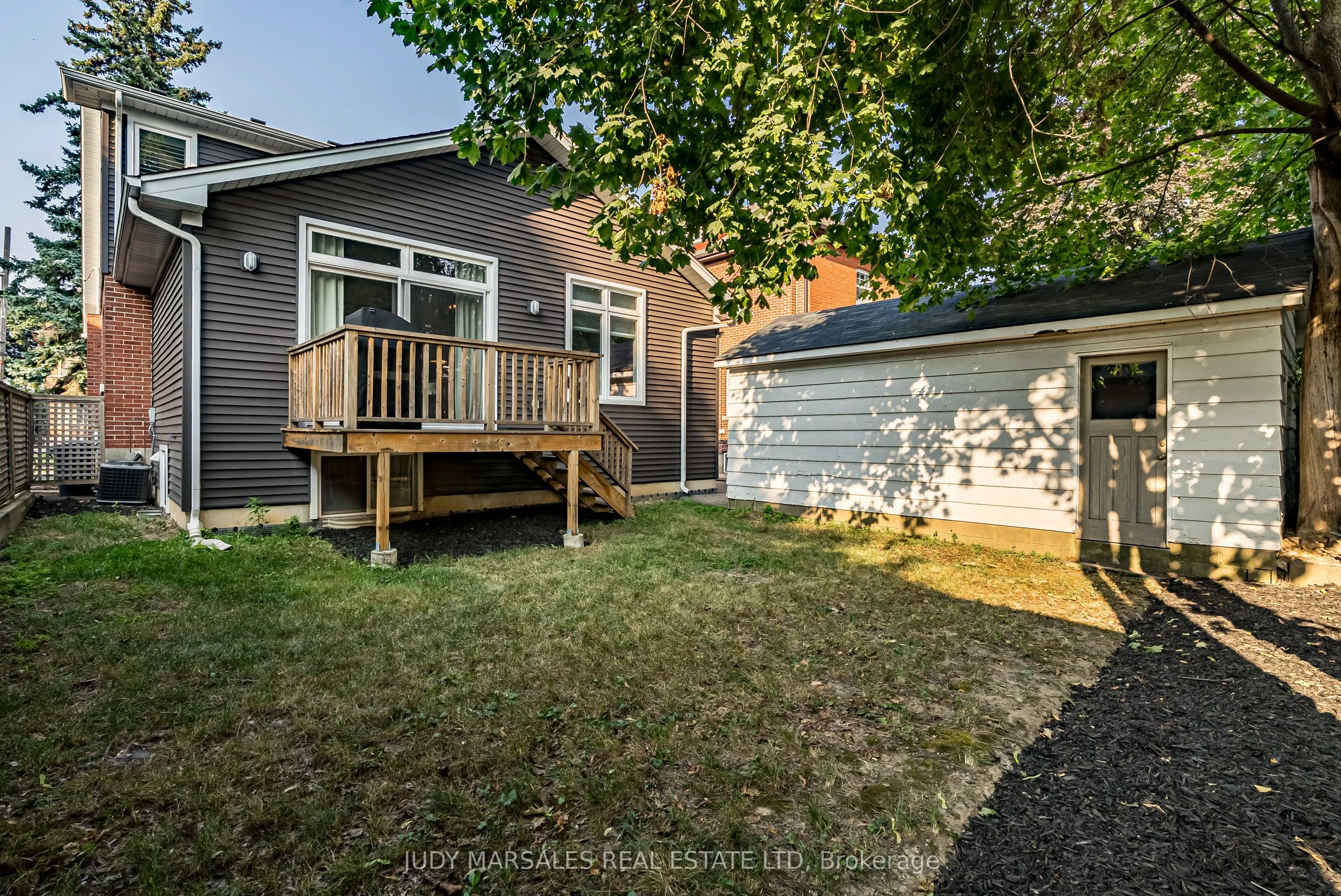 20 Mountain Park Avenue