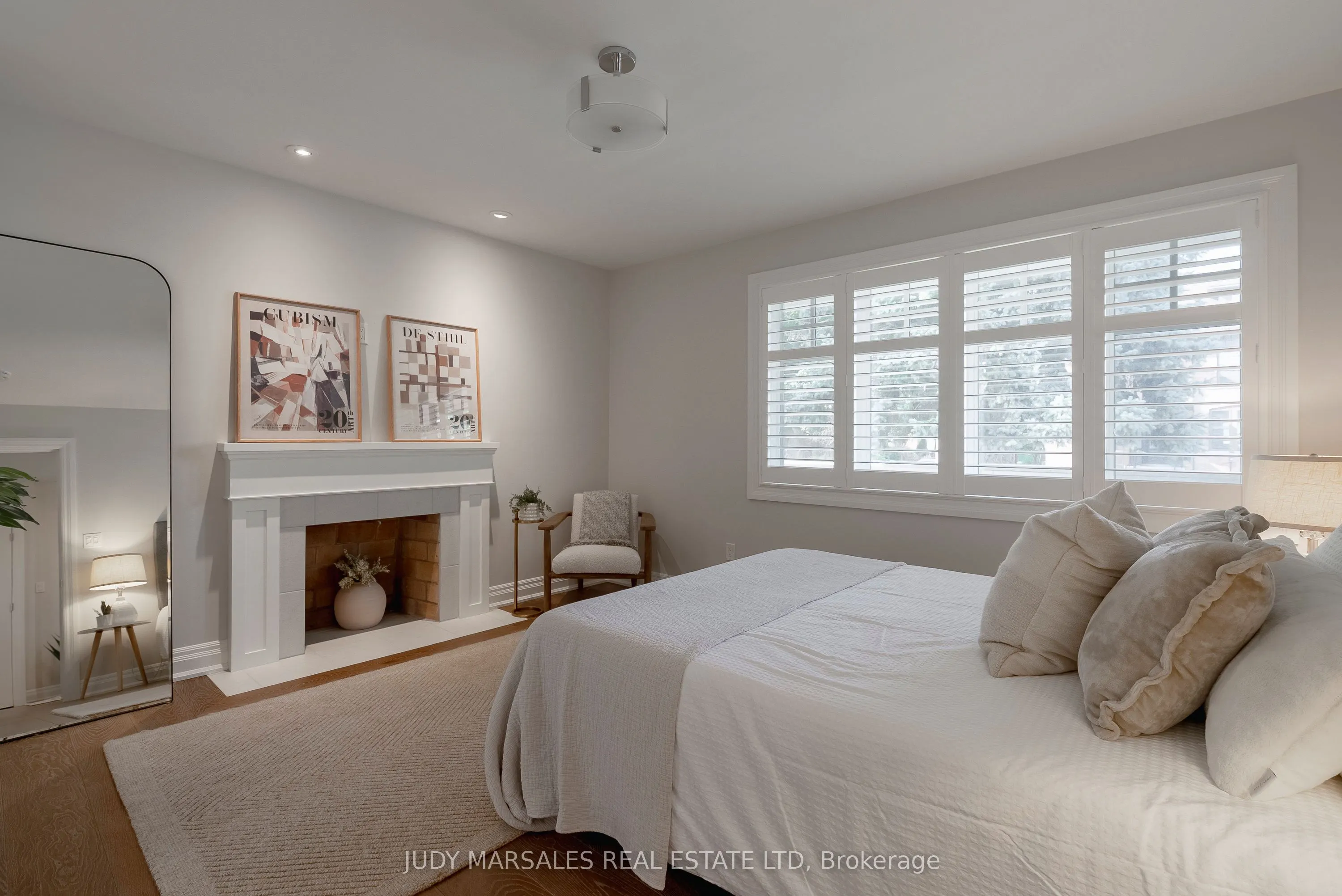 20 Mountain Park Avenue